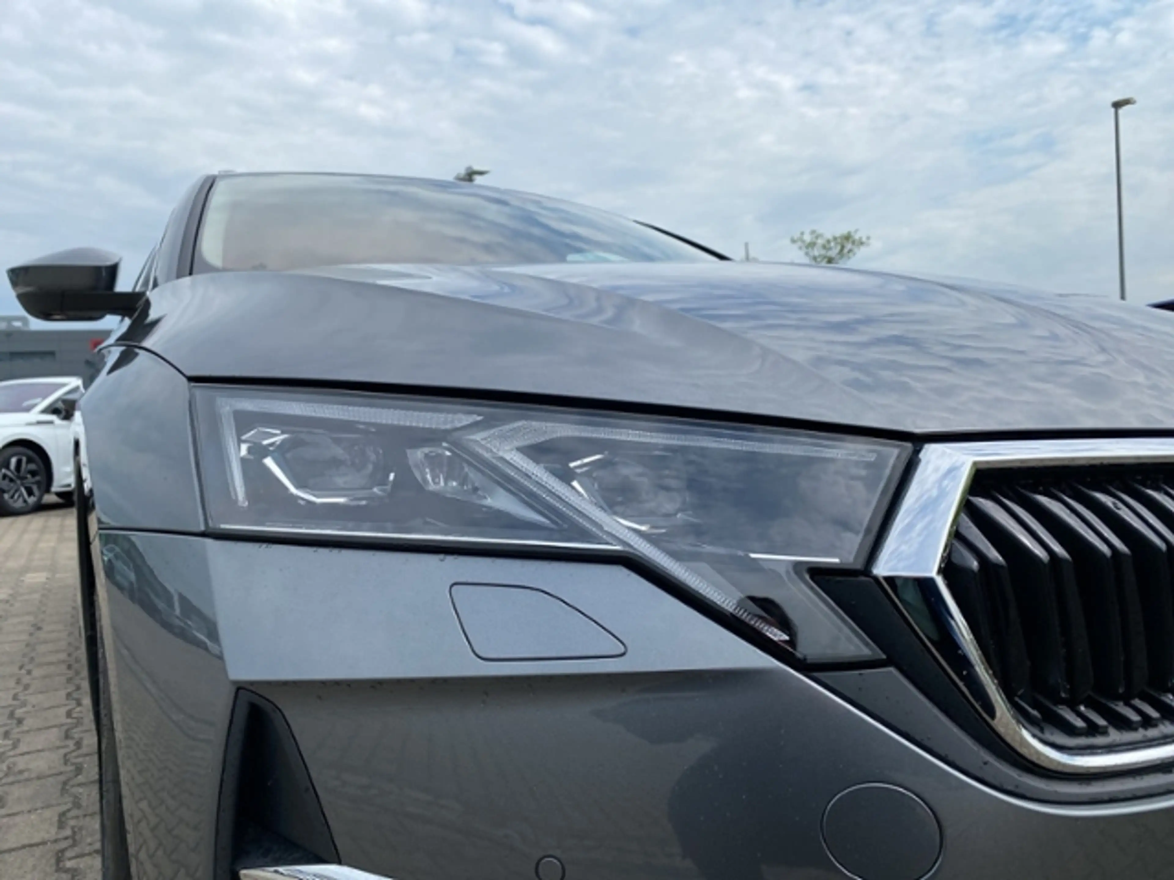 Skoda Octavia Combi 1.5 TSI mHEV 110 kW DSG BALANCE AHK MATRIX — photo 7