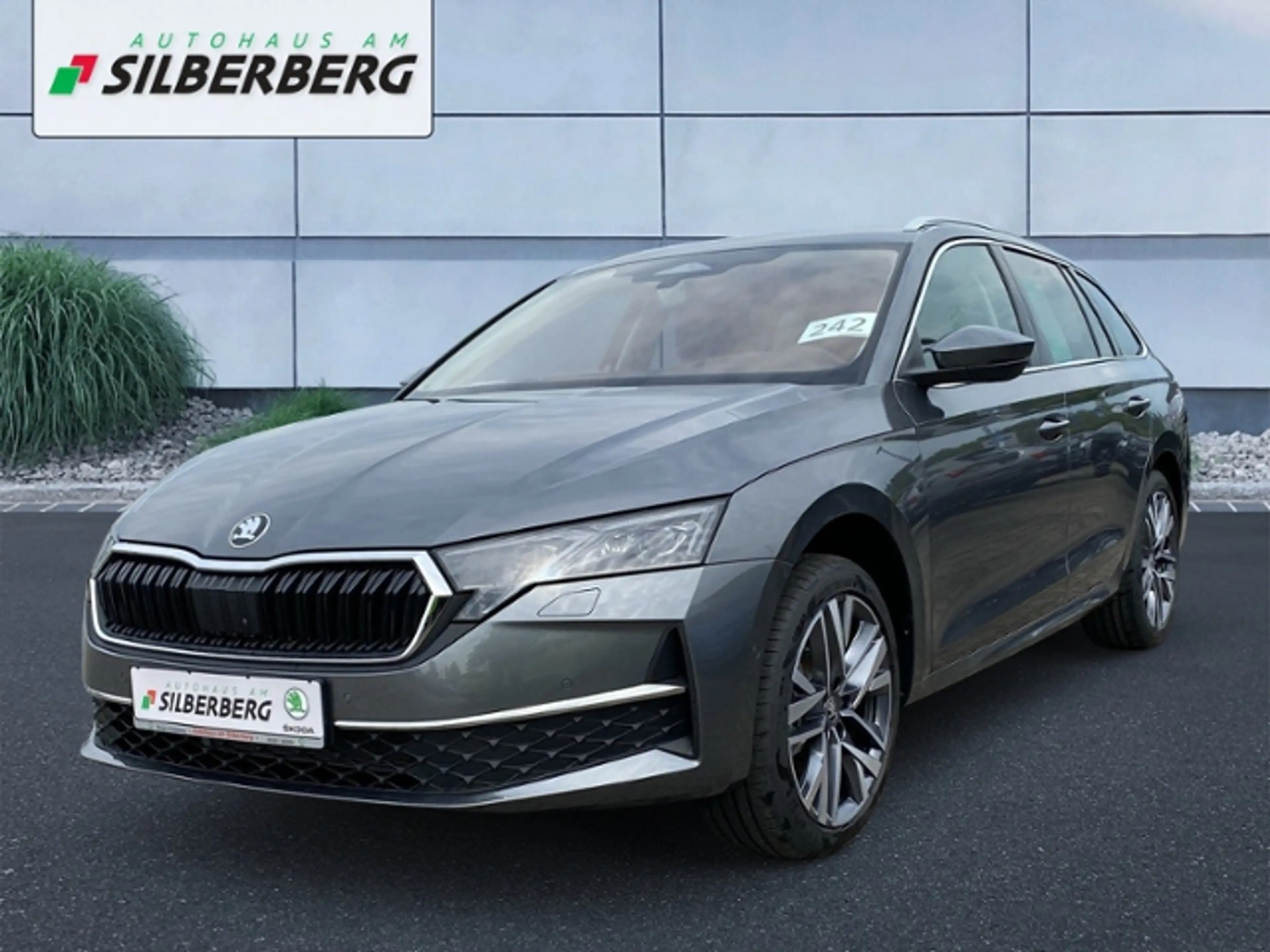 Skoda Octavia Combi 1.5 TSI mHEV 110 kW DSG BALANCE AHK MATRIX — photo 2
