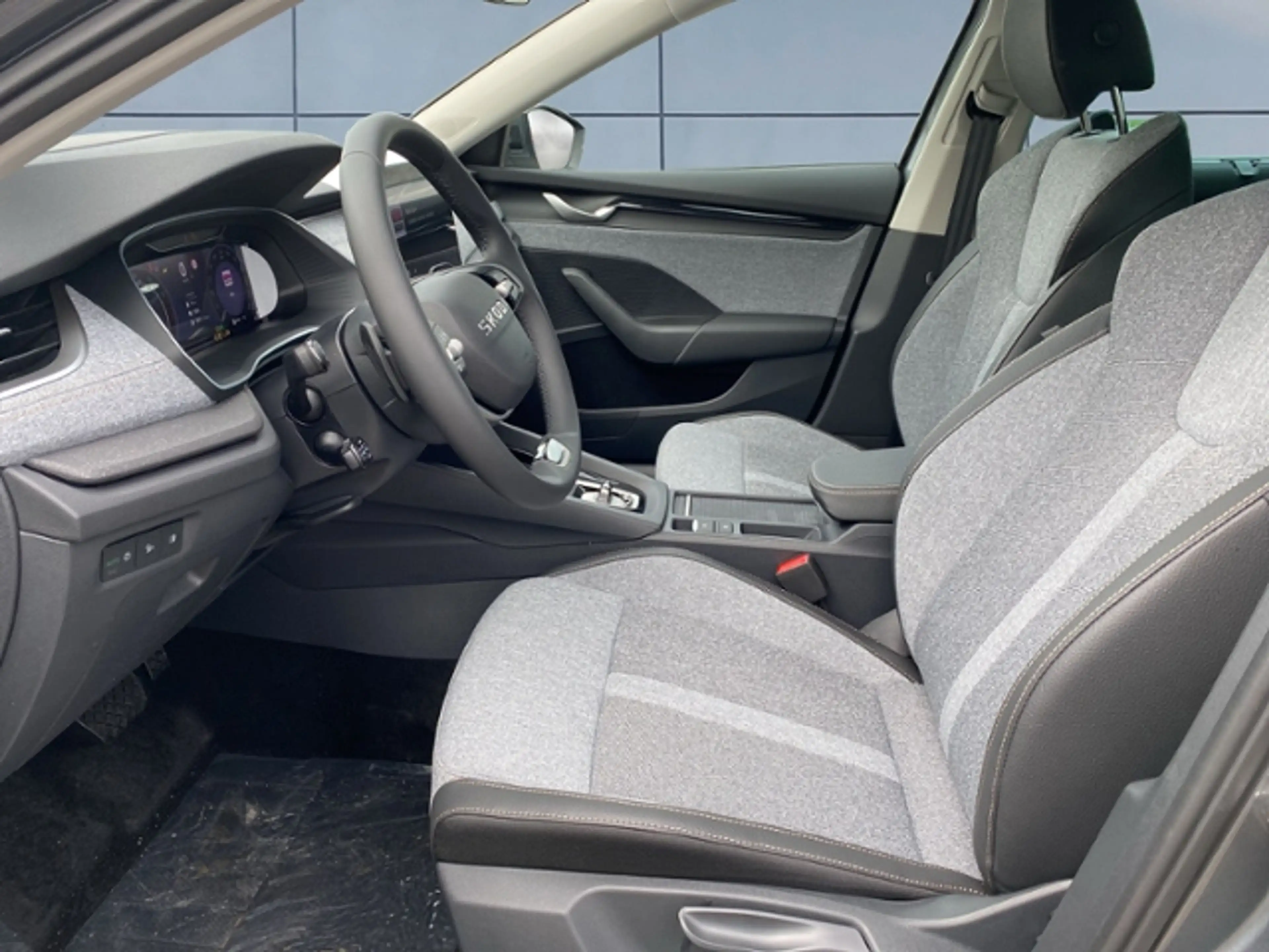 Skoda Octavia Combi 1.5 TSI mHEV 110 kW DSG BALANCE AHK MATRIX — photo 6