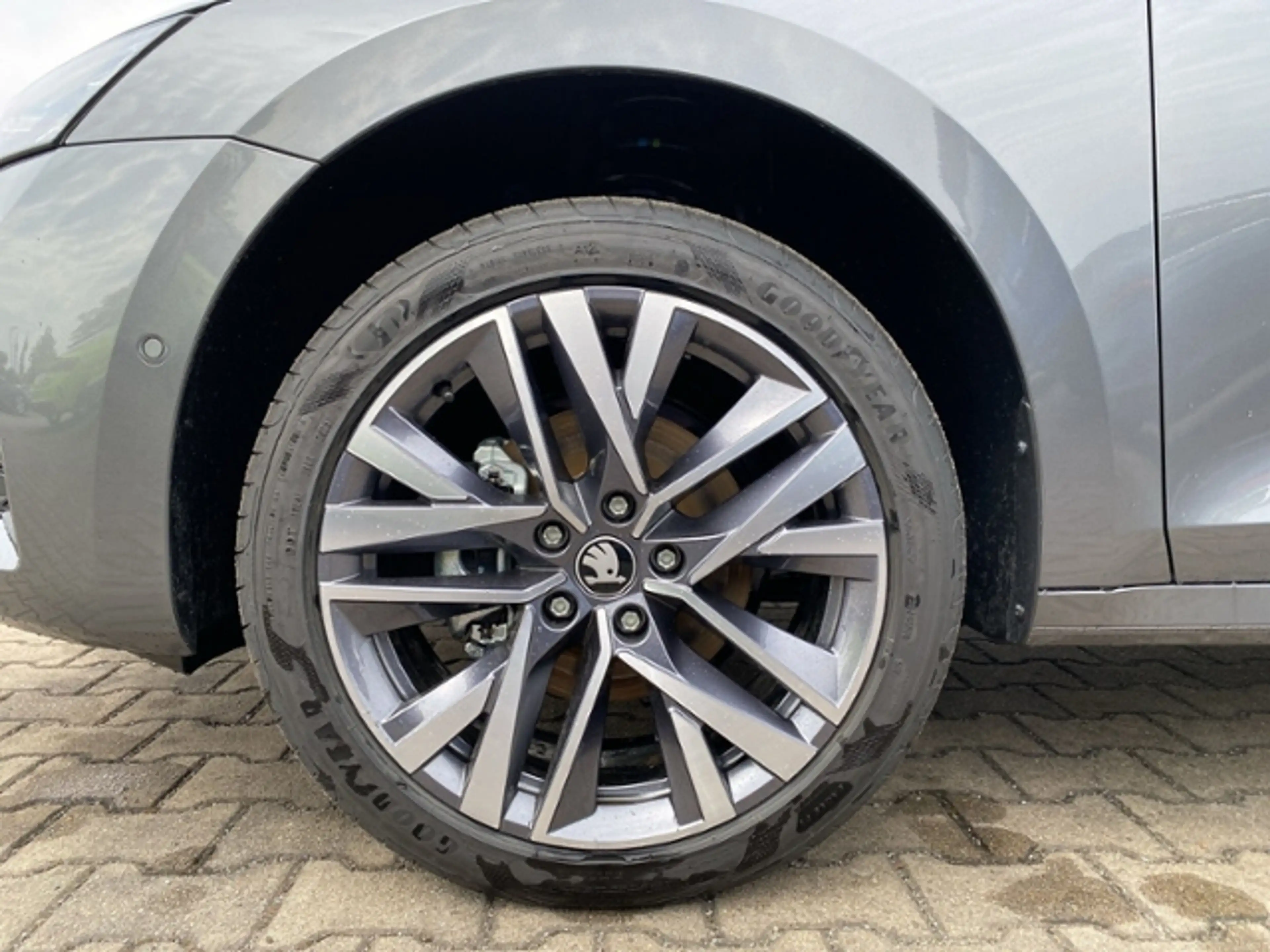 Skoda Octavia Combi 1.5 TSI mHEV 110 kW DSG BALANCE AHK MATRIX — photo 8