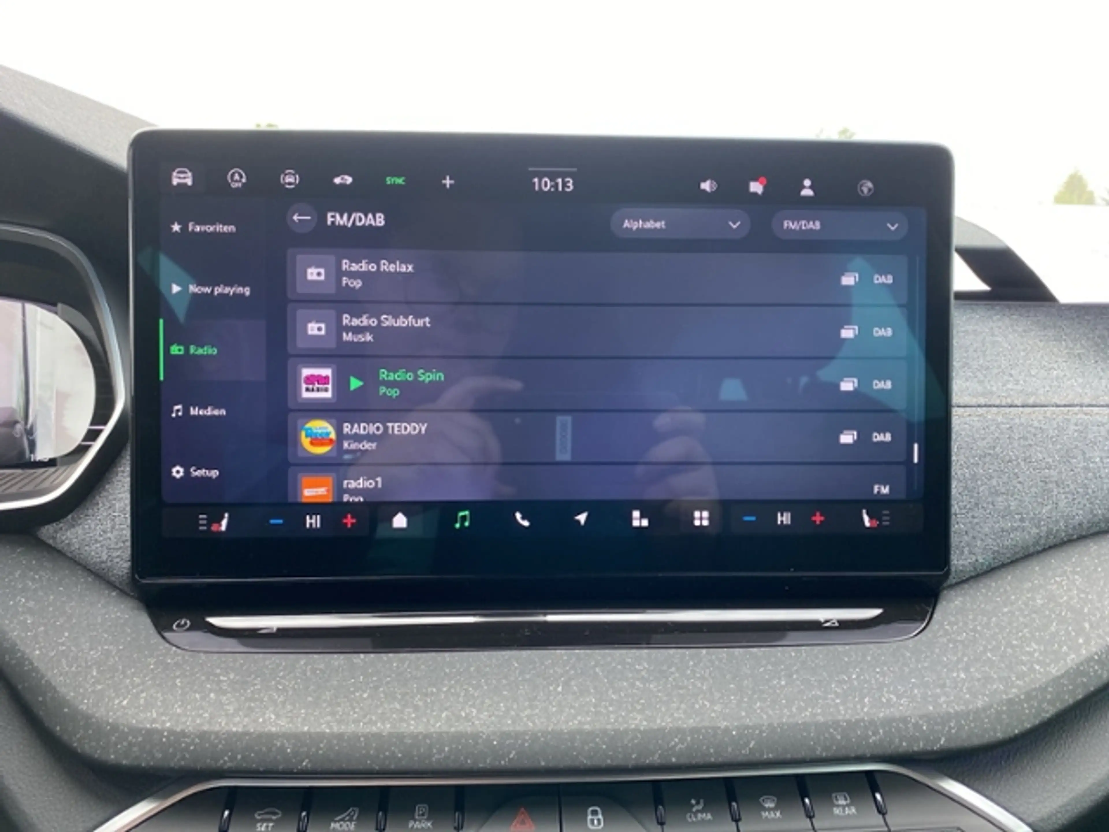 Skoda Octavia Combi 1.5 TSI mHEV 110 kW DSG BALANCE AHK MATRIX — photo 14
