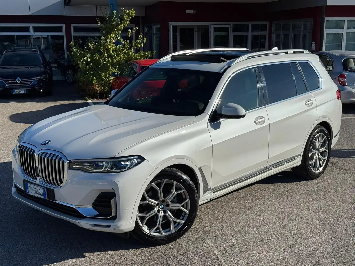BMW X7 G07 xdrive30d auto 6 posti INDIVIDUAL - GD363BH Blanc - 2
