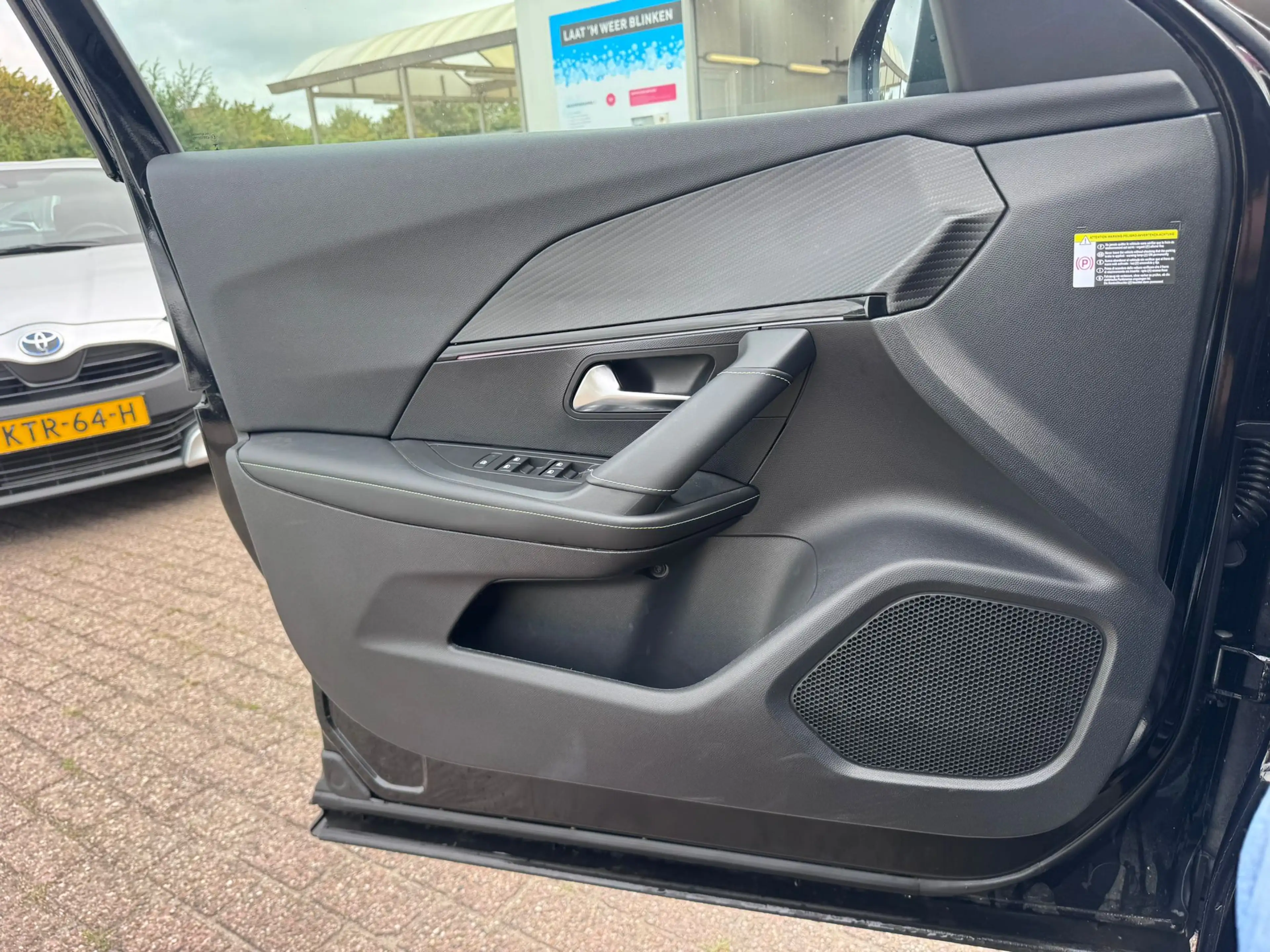 Peugeot 2008 1.2 PureTech GT — photo 7