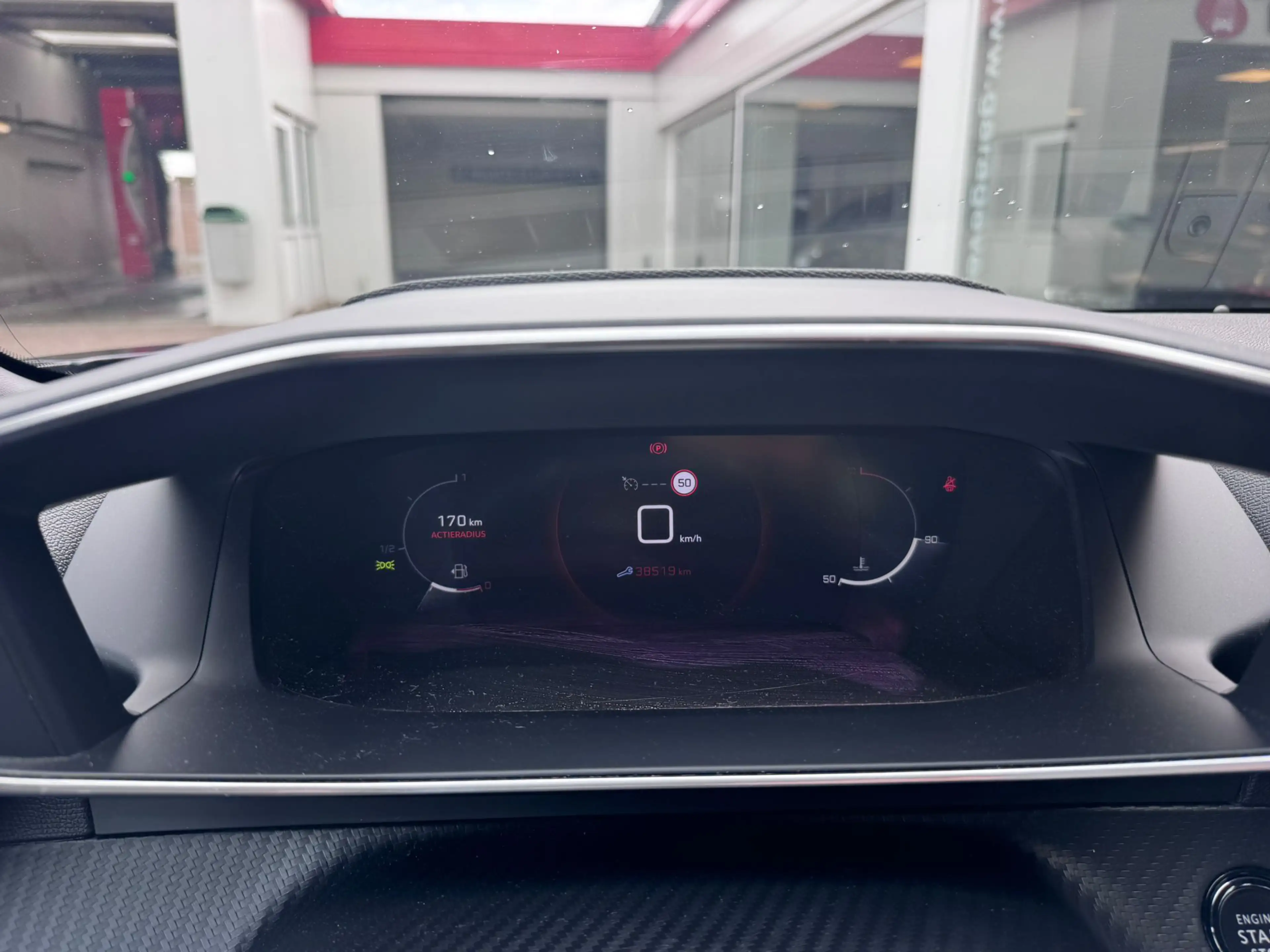 Peugeot 2008 1.2 PureTech GT — photo 12