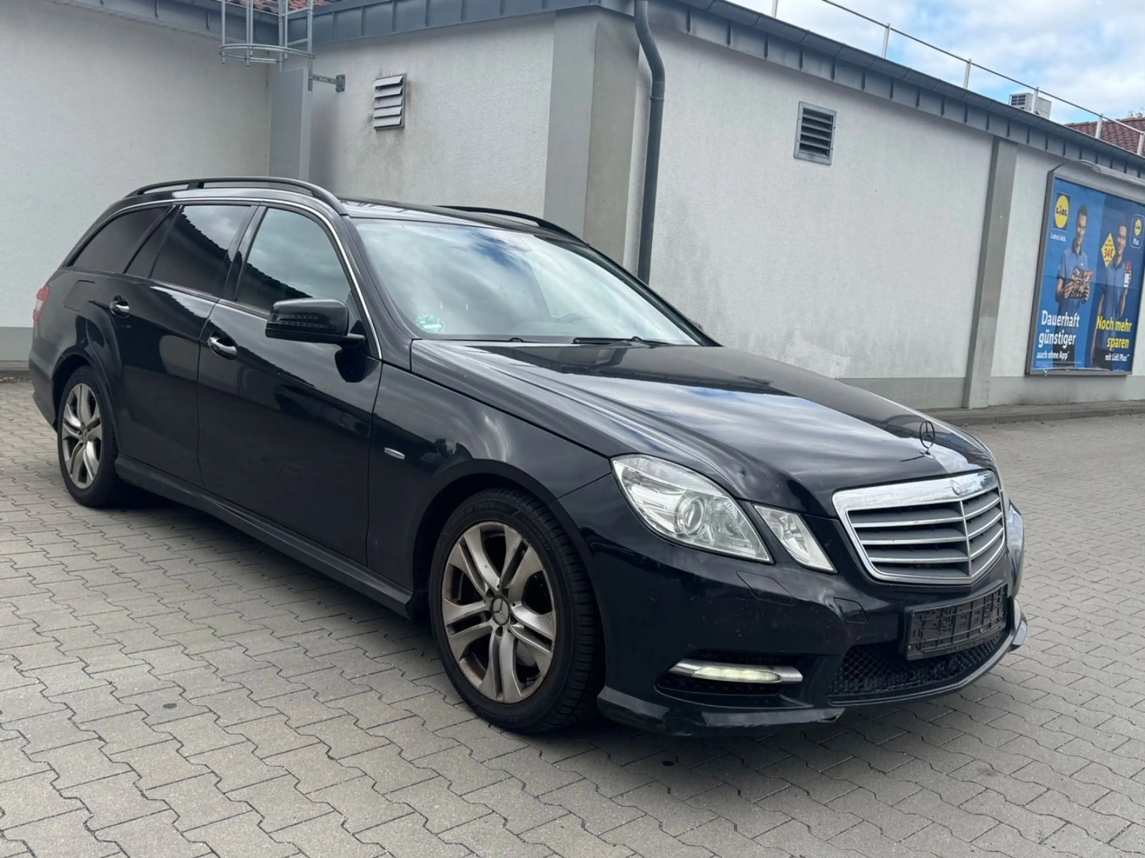 Mercedes-Benz E 250 CDI BlueEfficiency AMG Line/H&K/XENON/LED — photo 6