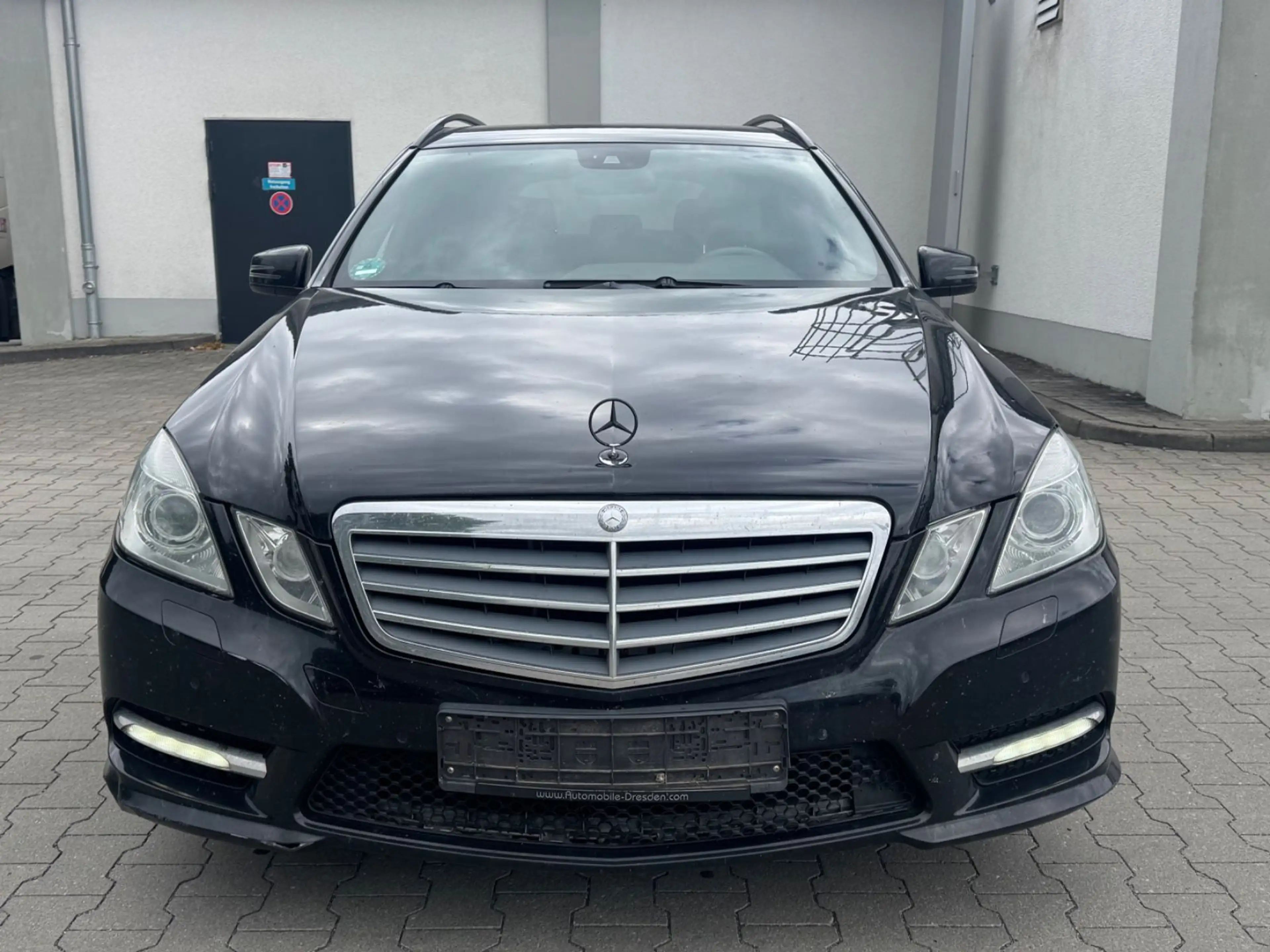 Mercedes-Benz E 250 CDI BlueEfficiency AMG Line/H&K/XENON/LED — photo 3