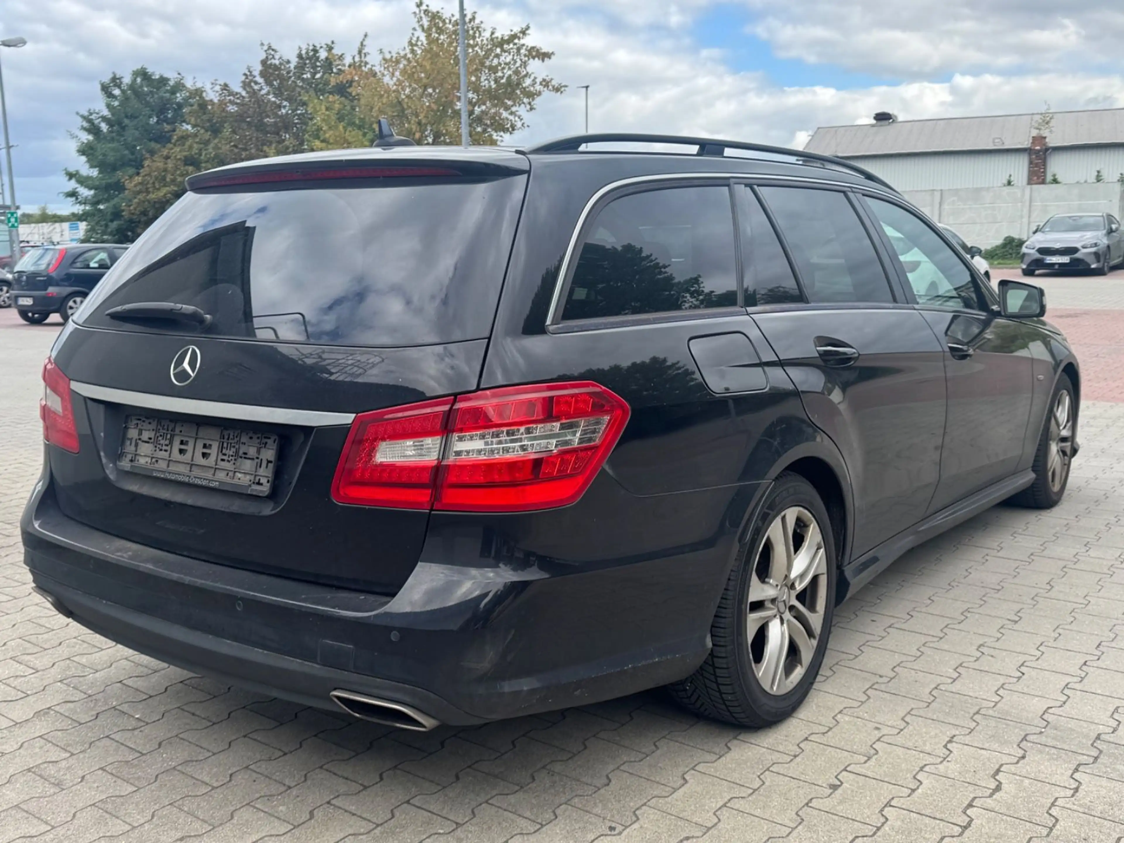 Mercedes-Benz E 250 CDI BlueEfficiency AMG Line/H&K/XENON/LED — photo 10