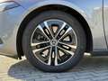 Mercedes-Benz A 250 e Progressive Line Advanced Plus Grijs - thumbnail 2