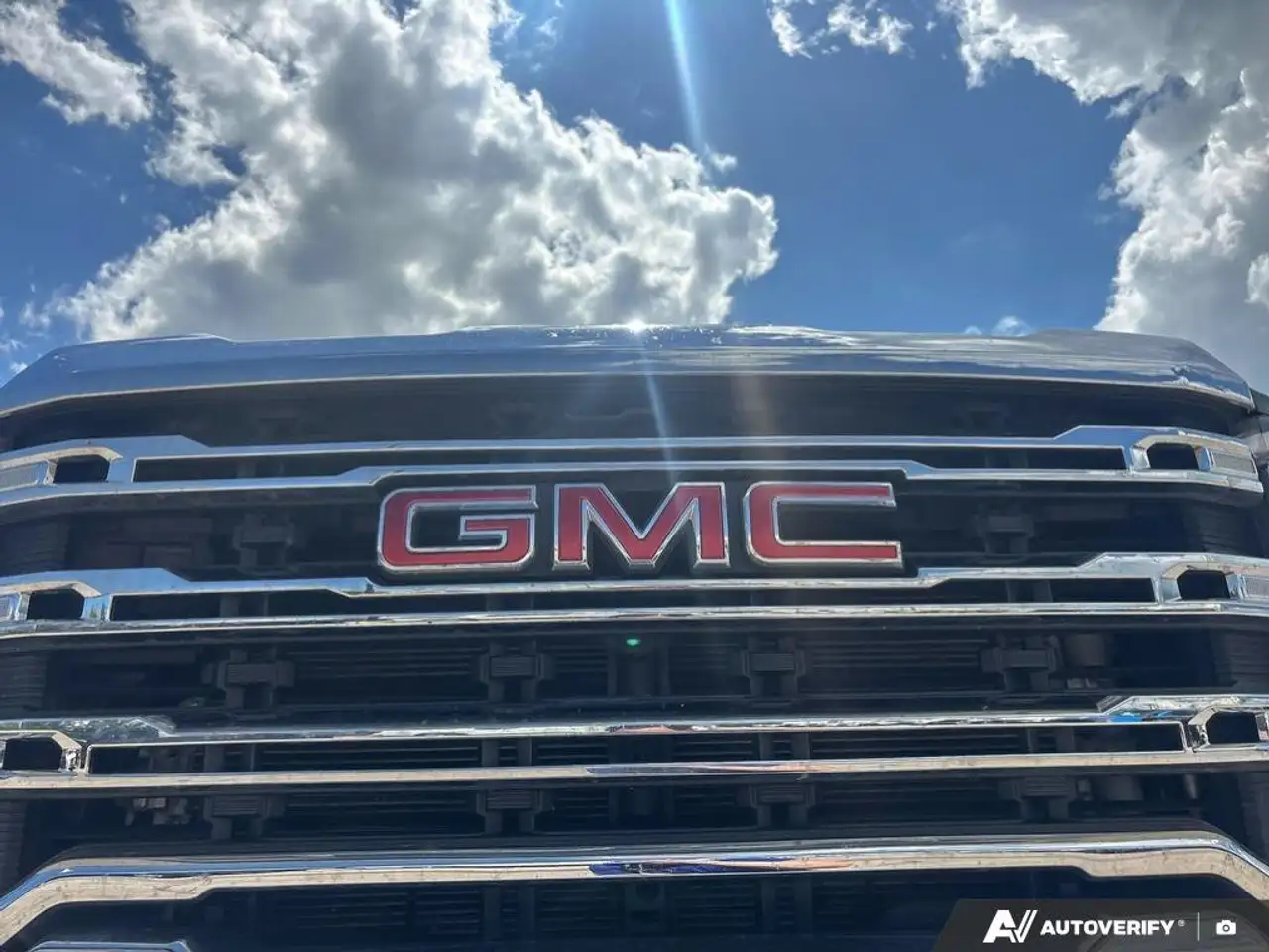 GMC Sierra 2500HD photo GMC Sierra 2500HD