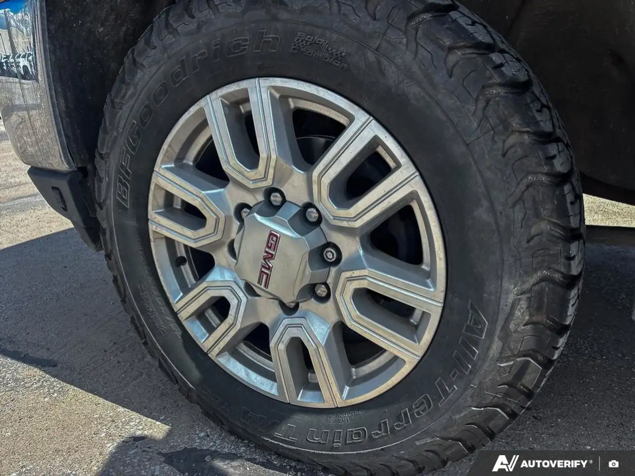 GMC Sierra 2500HD photo GMC Sierra 2500HD