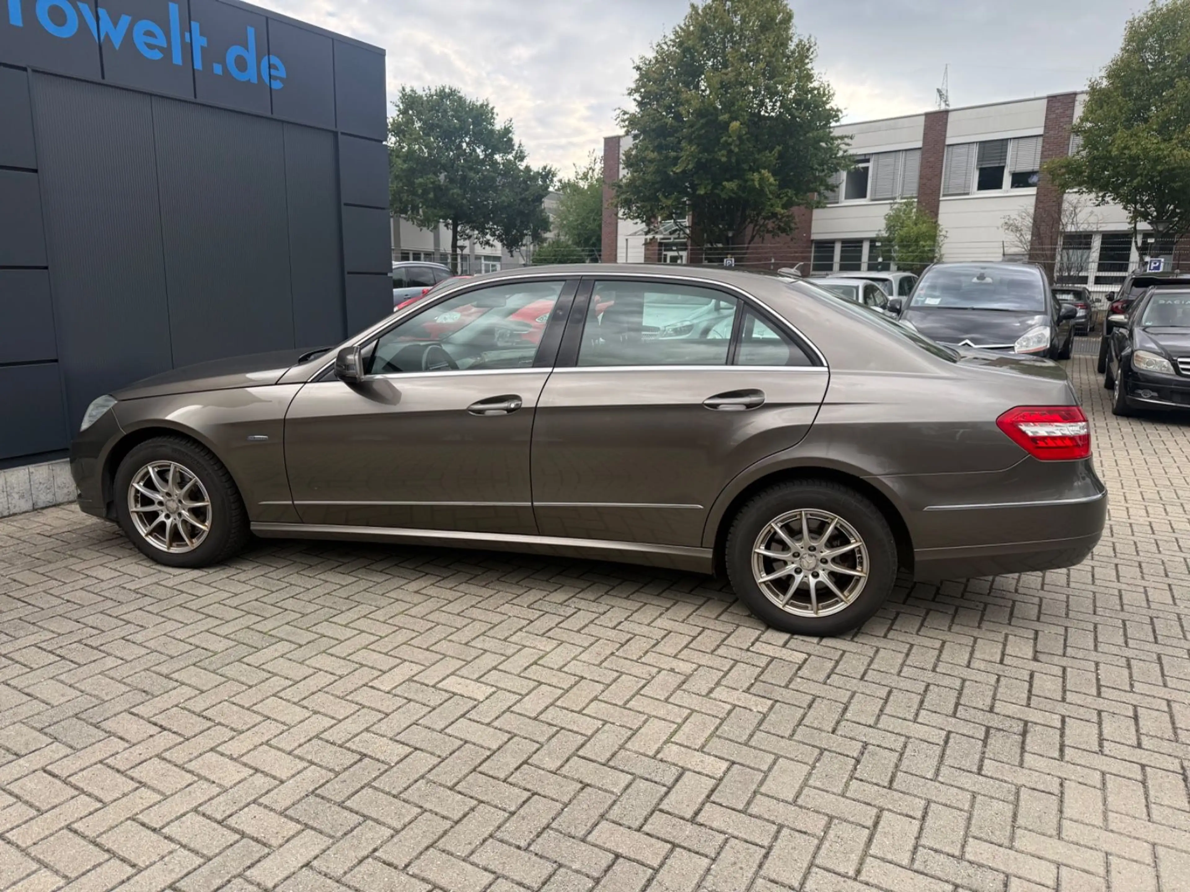 Mercedes-Benz E 250 E Limousine CDI BlueEfficiency*Automatik — photo 4