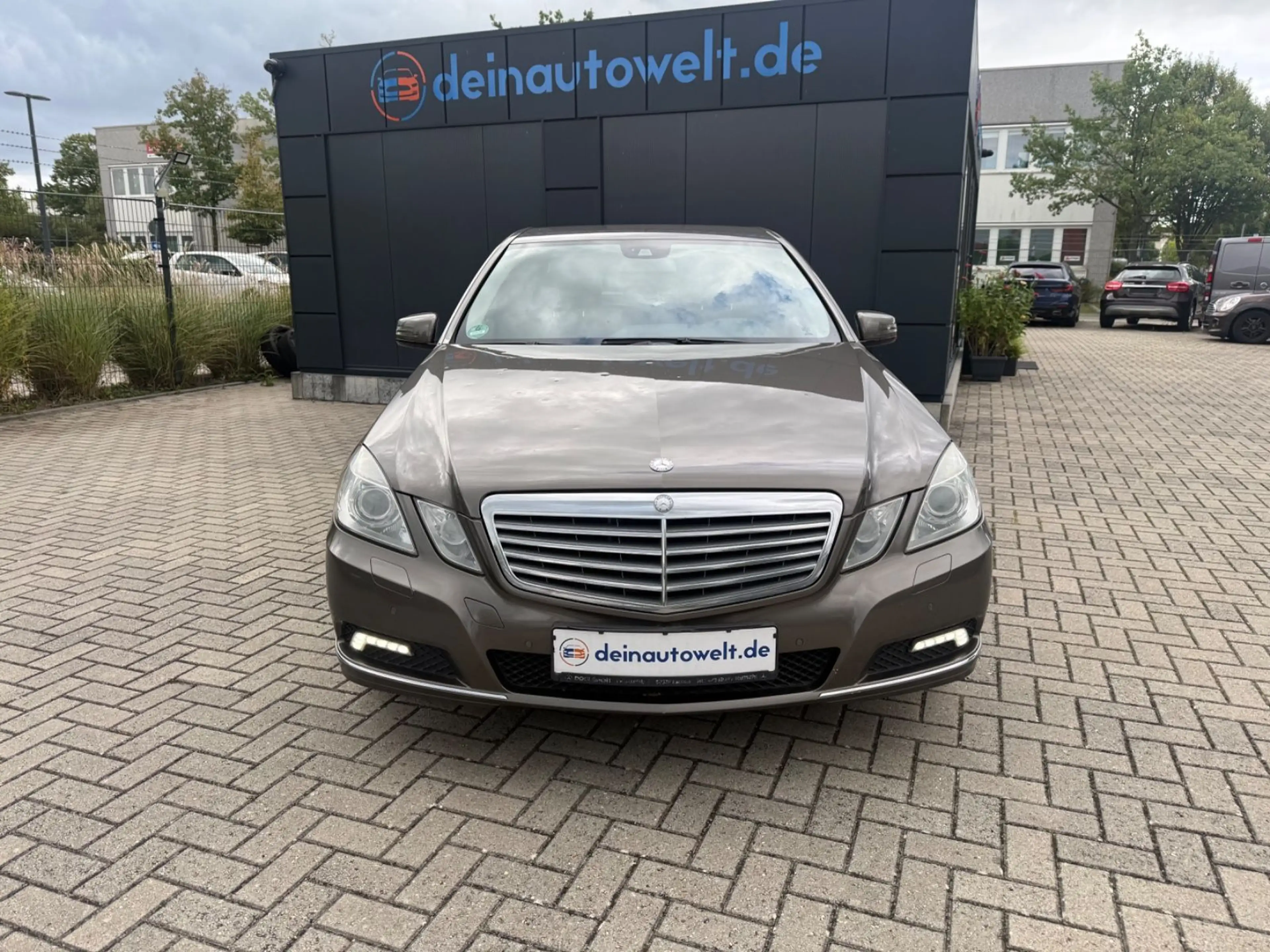 Mercedes-Benz E 250 E Limousine CDI BlueEfficiency*Automatik — photo 2