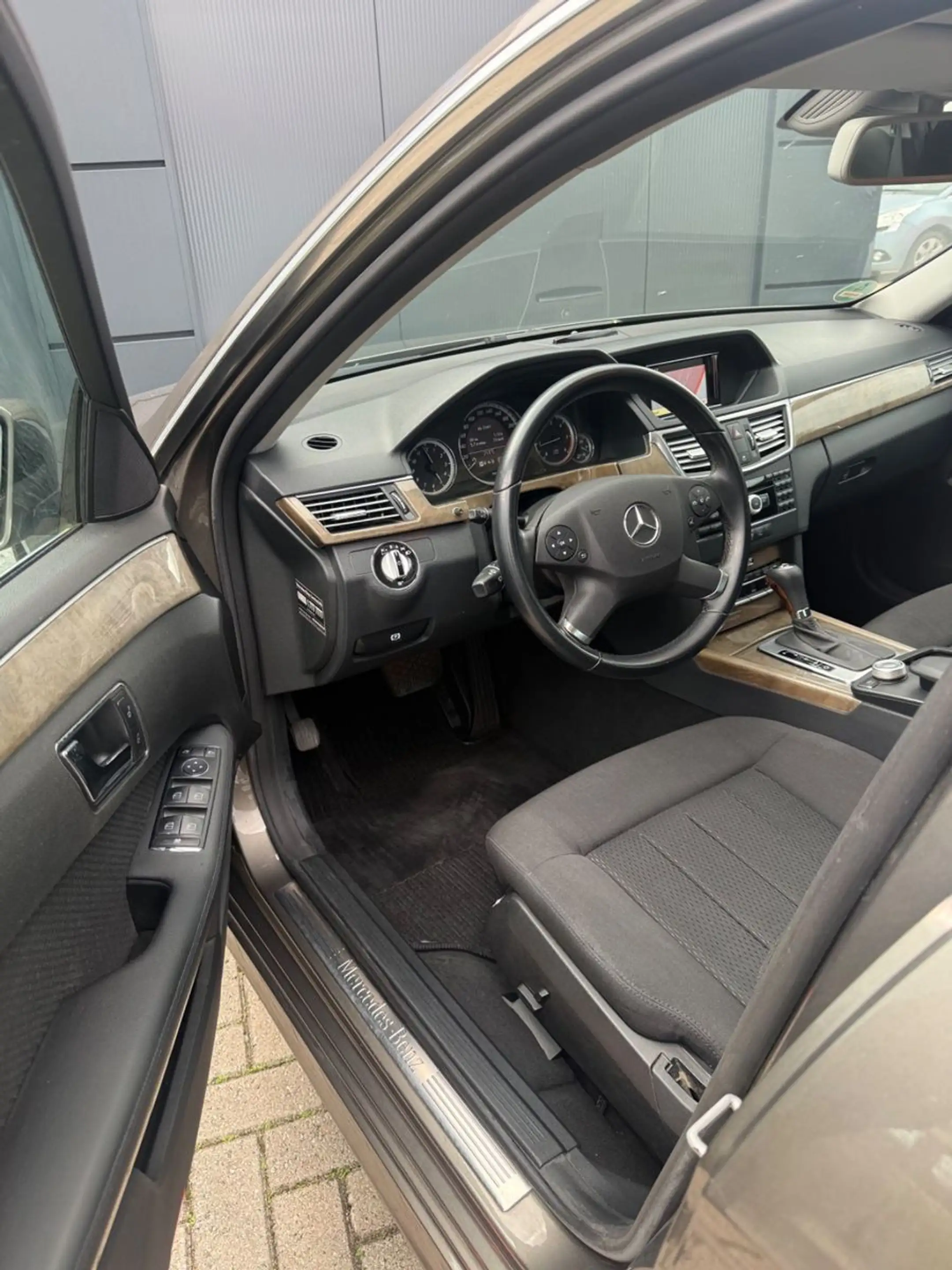 Mercedes-Benz E 250 E Limousine CDI BlueEfficiency*Automatik — photo 10