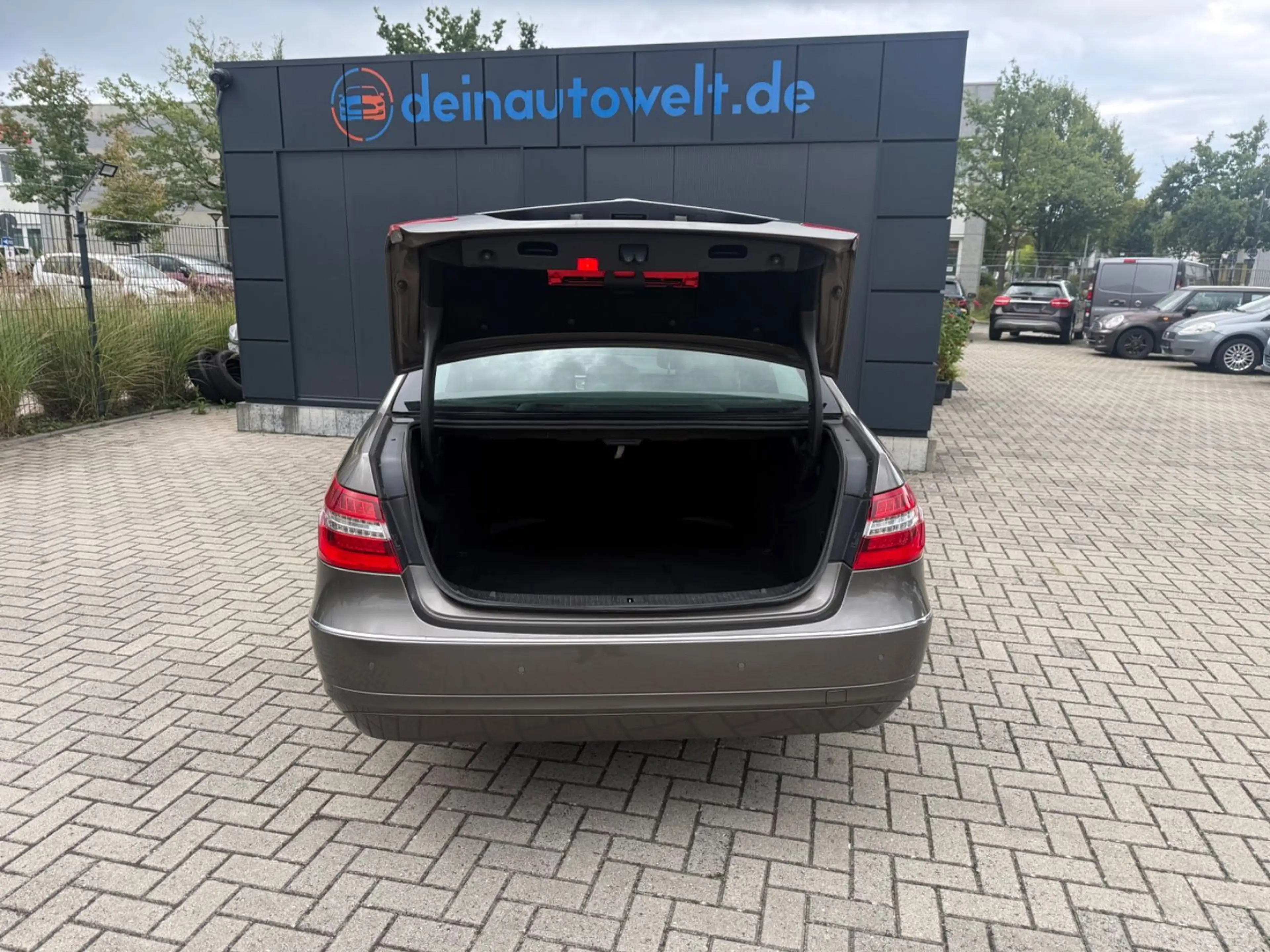 Mercedes-Benz E 250 E Limousine CDI BlueEfficiency*Automatik — photo 9