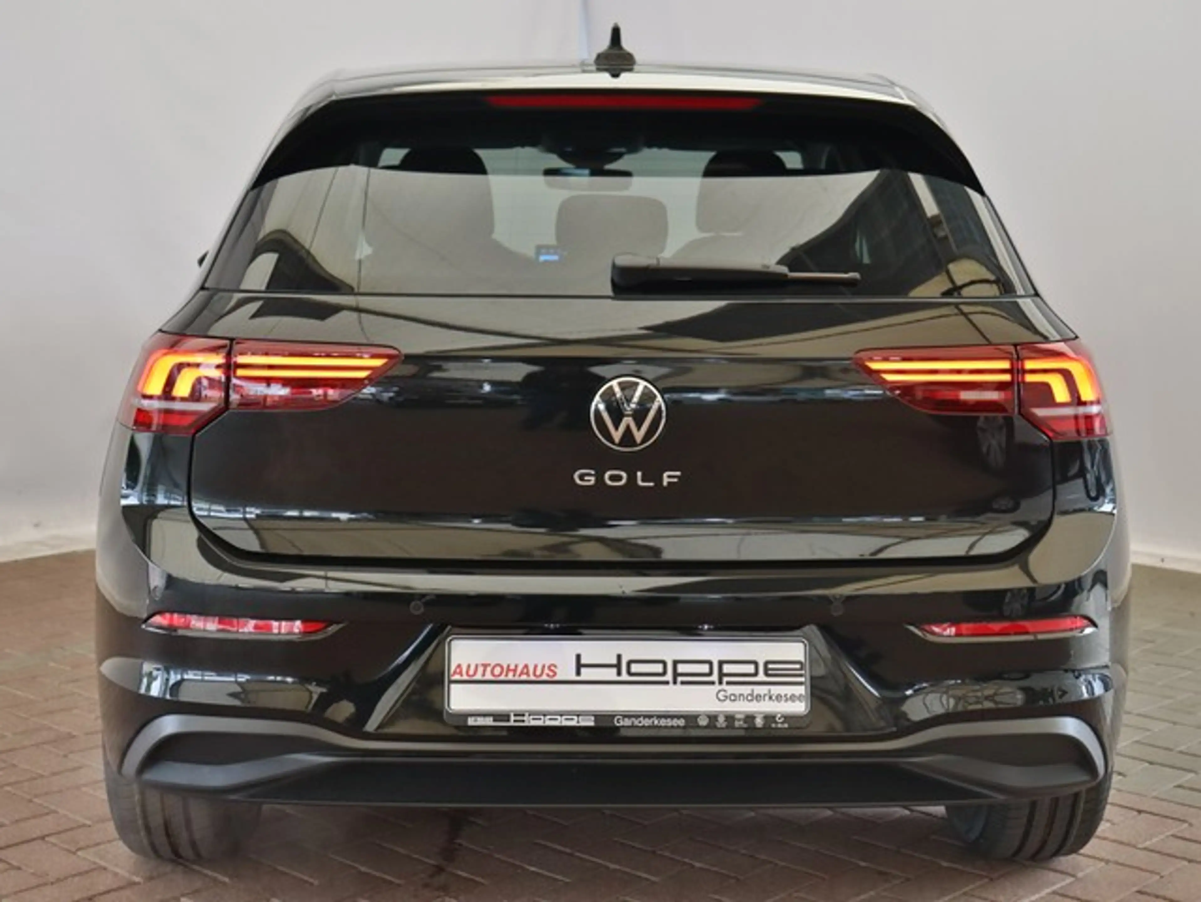 Volkswagen Golf VIII Life 1.5TSI NAVI+LED+ACC+AMBIENTE+MFL-BEHE... — photo 7