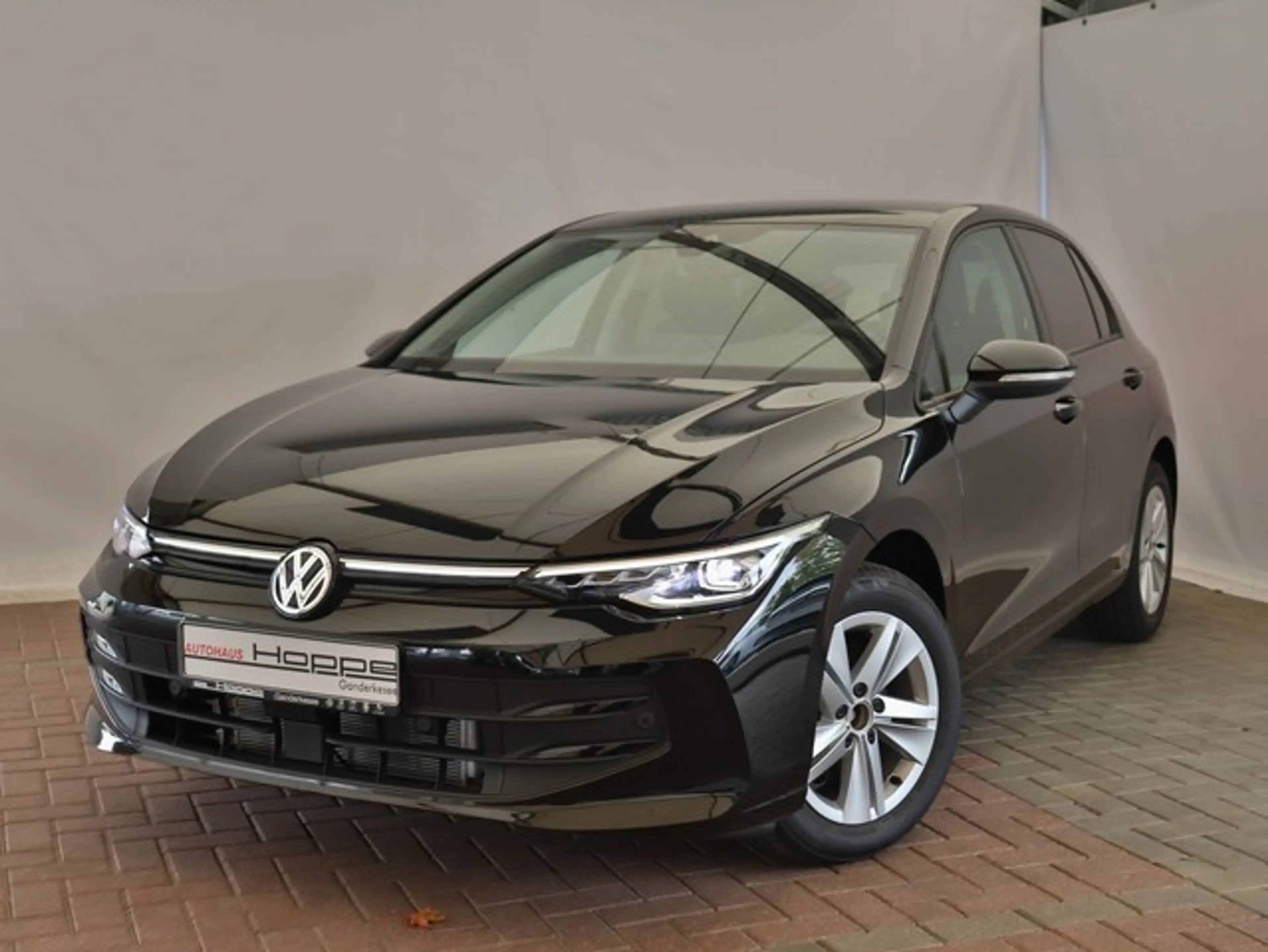 Volkswagen Golf VIII Life 1.5TSI NAVI+LED+ACC+AMBIENTE+MFL-BEHE... — photo 4