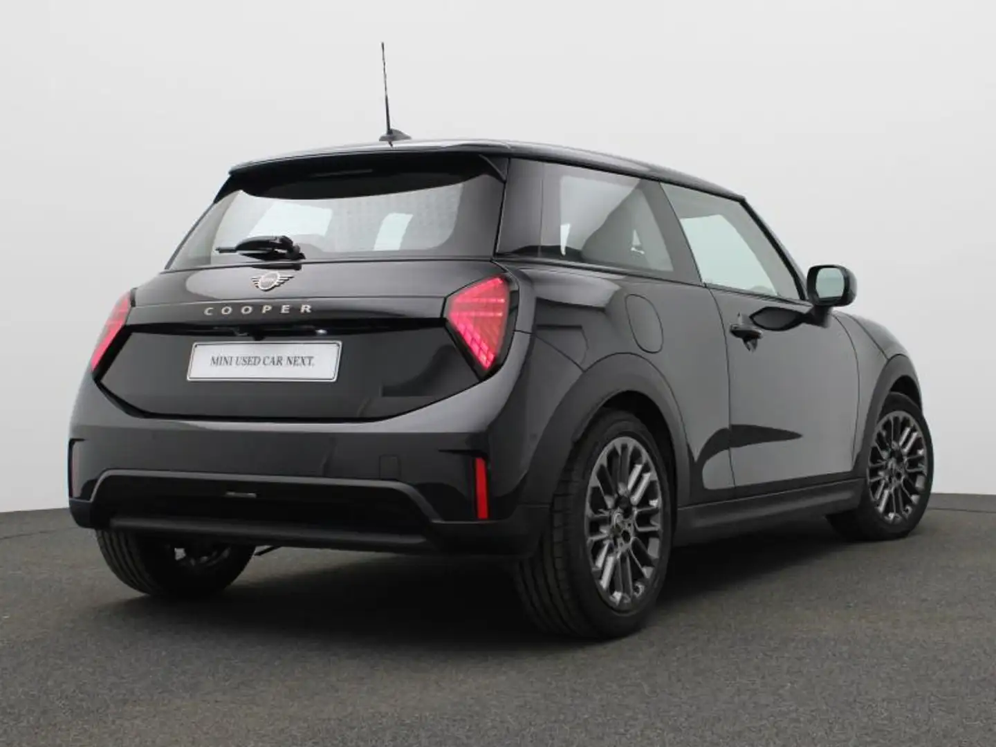 MINI Cooper NEW MODEL - AUTOMAAT - NAVI Zwart - 2