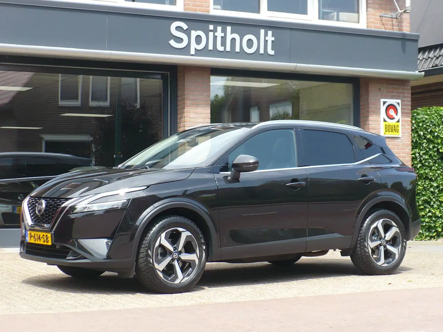 Nissan Qashqai N-Connecta 1.3 Mild-Hybrid 140pk Panoramisch dak Schwarz - 2