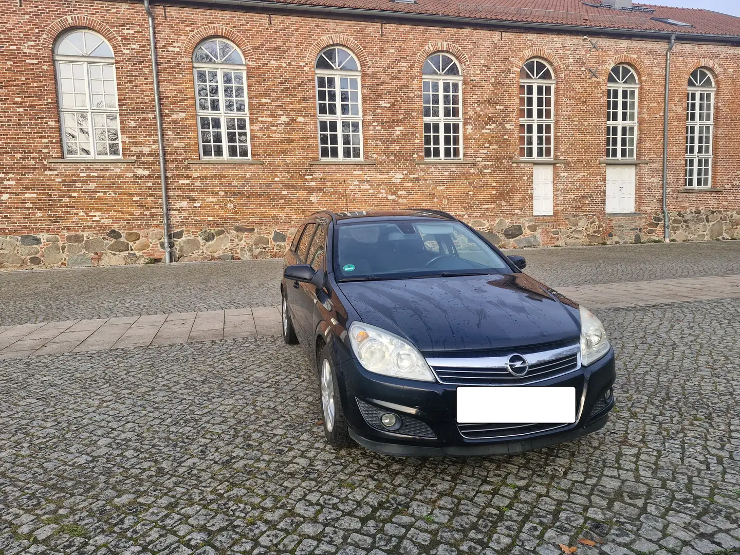 Opel Astra Astra 1.6 Caravan Schwarz - 2
