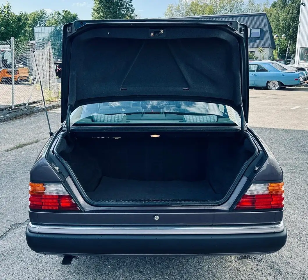Mercedes-Benz E 200, foto 6