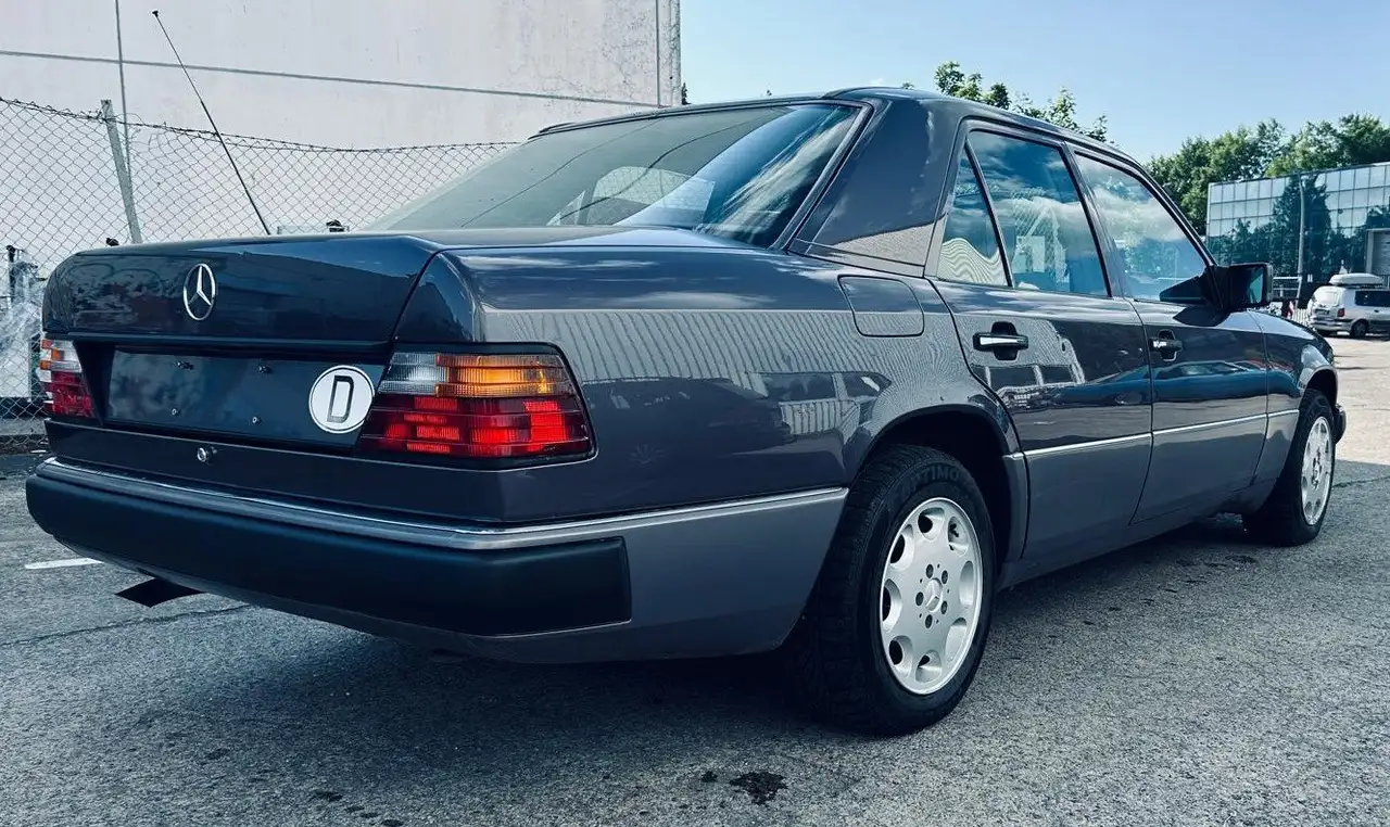 Mercedes-Benz E 200, foto 7
