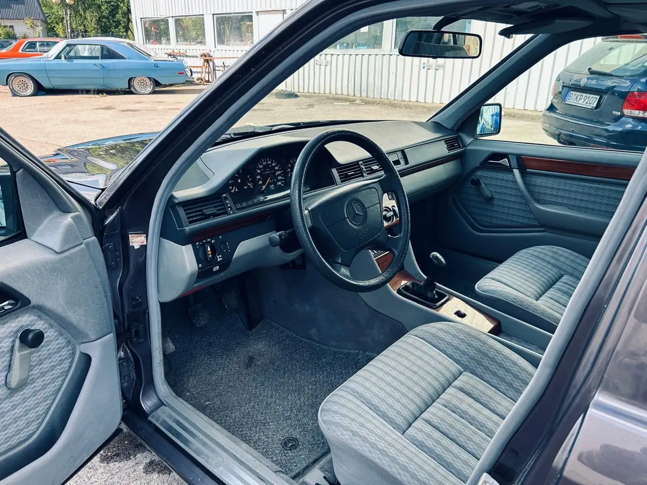 Mercedes-Benz E 200, foto 12
