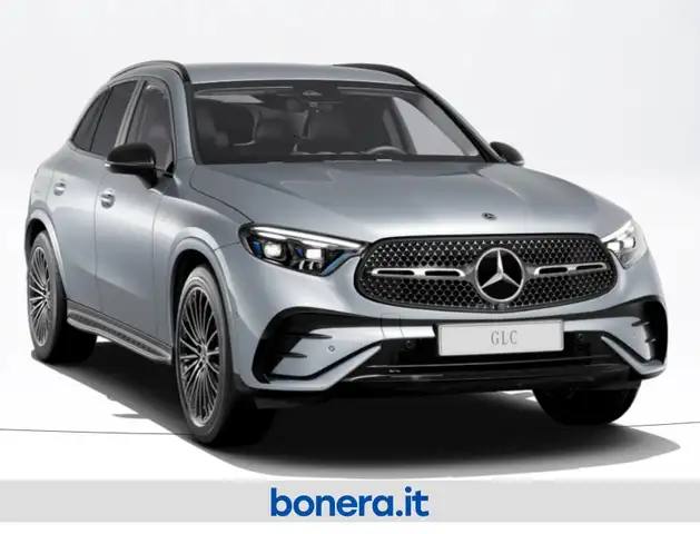 Mercedes-Benz 300 view 2