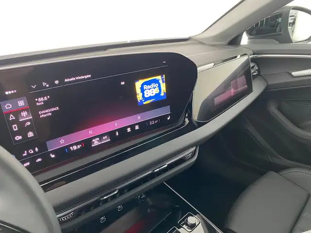 Audi A6 view 9