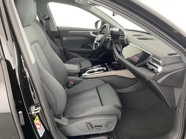 Audi A6 view 10