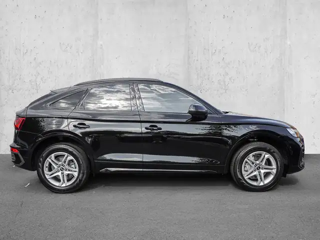 Audi Q5 view 5