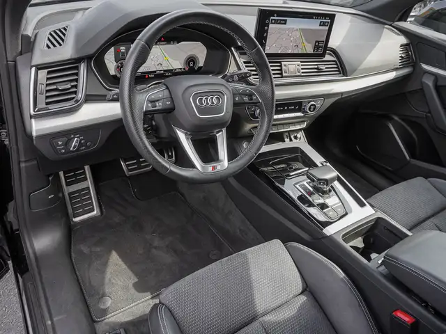 Audi Q5 view 9