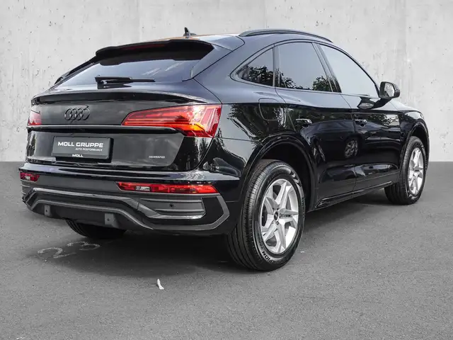 Audi Q5 view 4