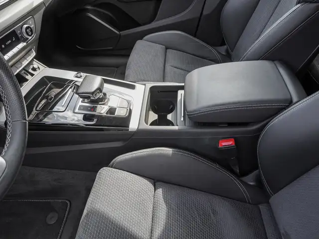 Audi Q5 view 15