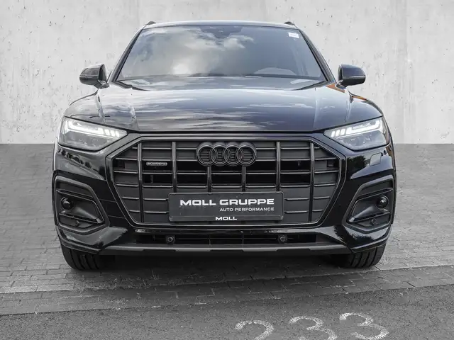 Audi Q5 view 3