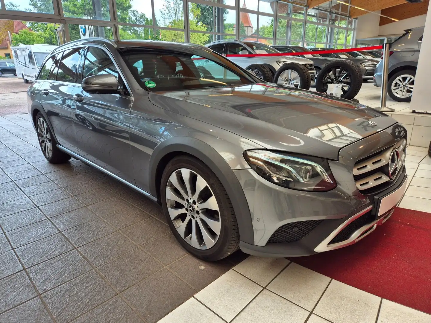 Mercedes-Benz E 220 d 4Matic All-Terrain 360Kam Leder HUD AHK Gris - 2