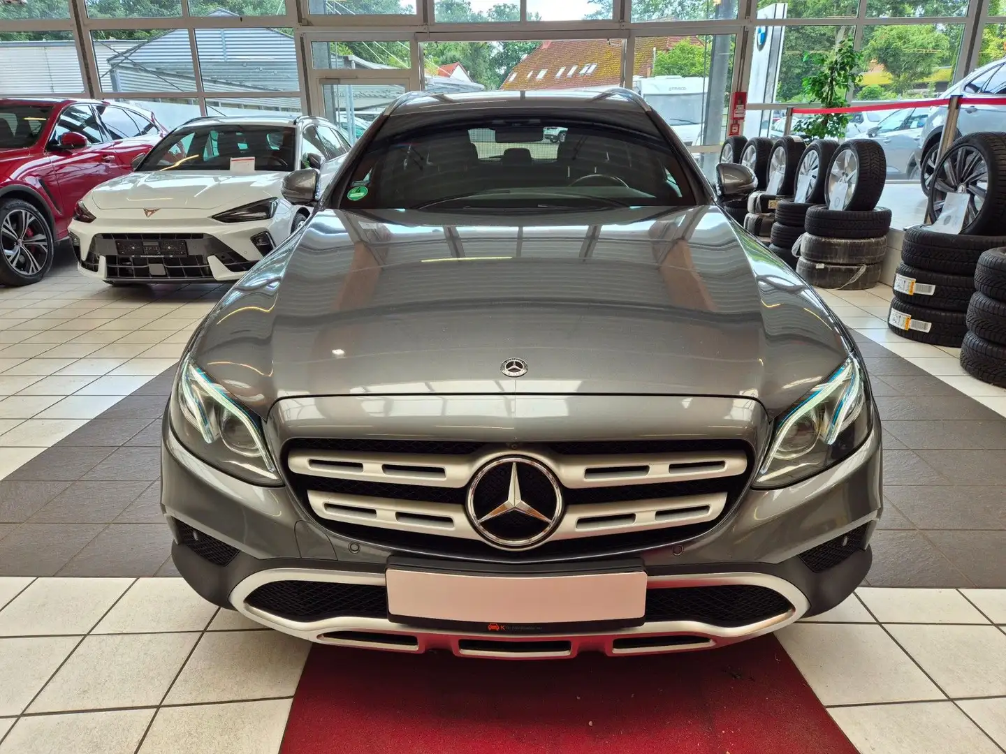 Mercedes-Benz E 220 d 4Matic All-Terrain 360Kam Leder HUD AHK Gris - 1