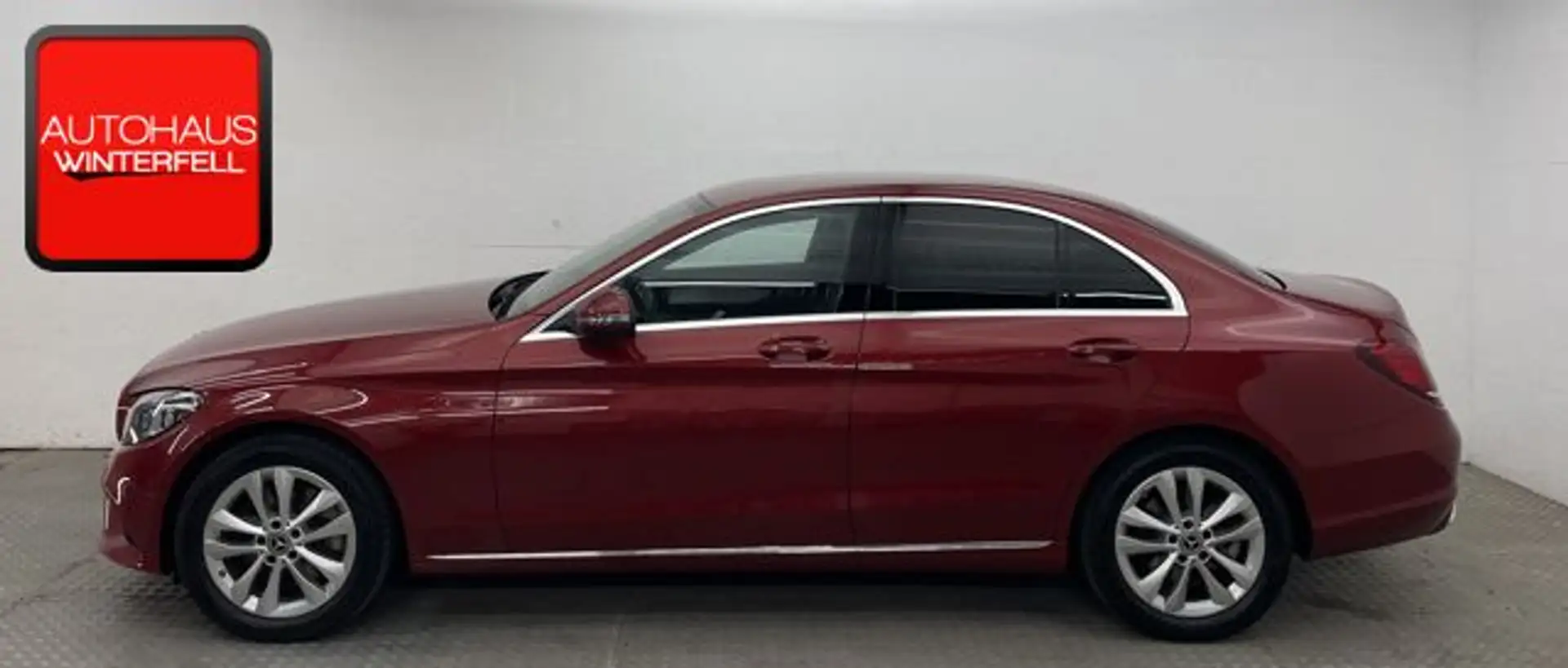 Mercedes-Benz C 300 Avantgarde MULTIBEAM+KAMERA+NAVI+CARPLAY+ Roşu - 2