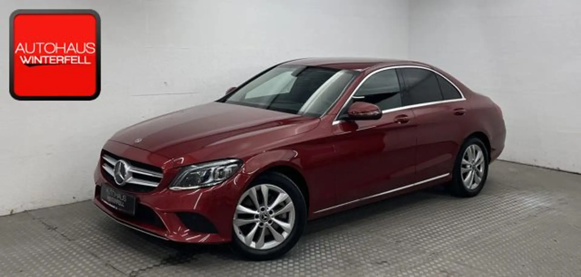 Mercedes-Benz C 300 Avantgarde MULTIBEAM+KAMERA+NAVI+CARPLAY+ Červená - 1