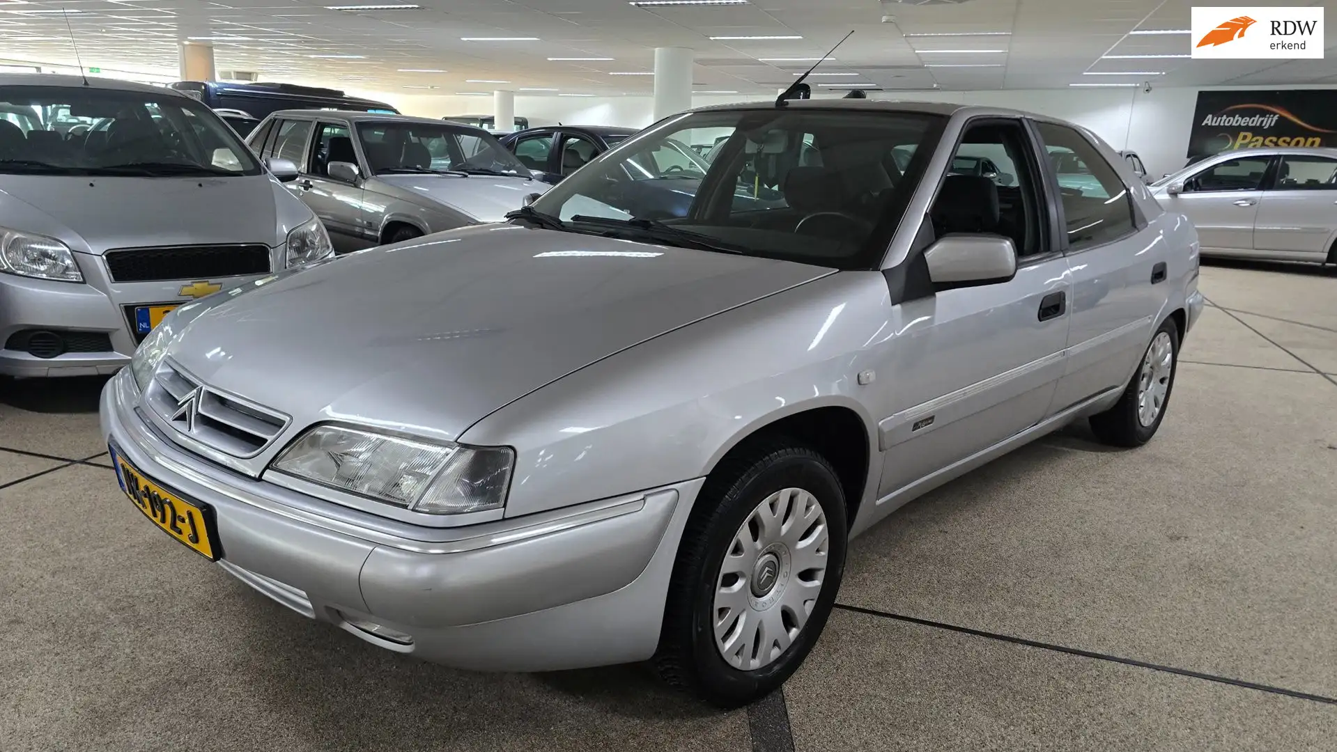 Citroen Xantia 1.8i-16V Millésime airco Cruise controle Grau - 1