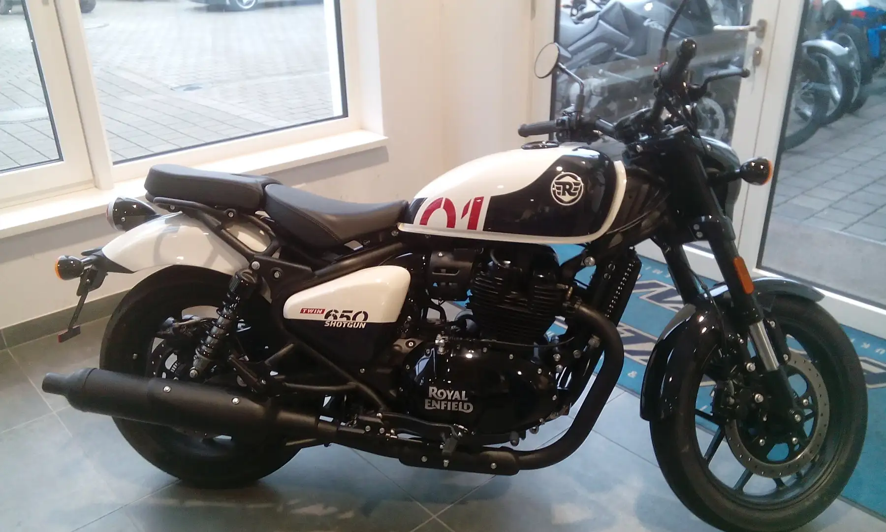 Royal Enfield Shot Gun 650 Stencil White Alb - 1