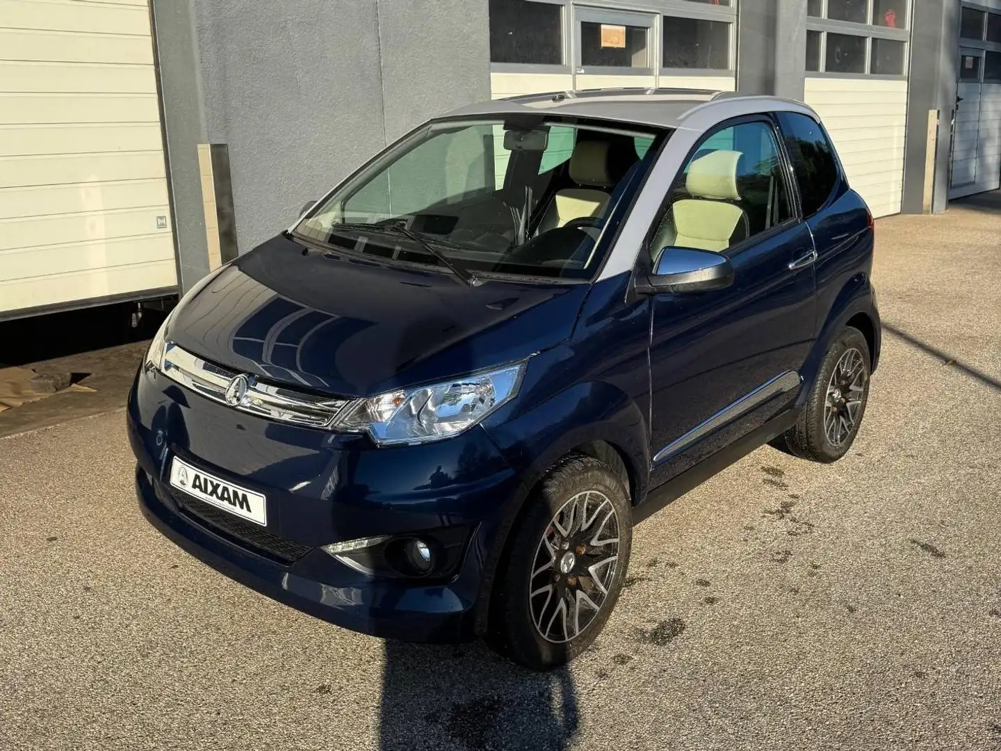 Aixam 500 City Premium Vision HDI Blau - 1