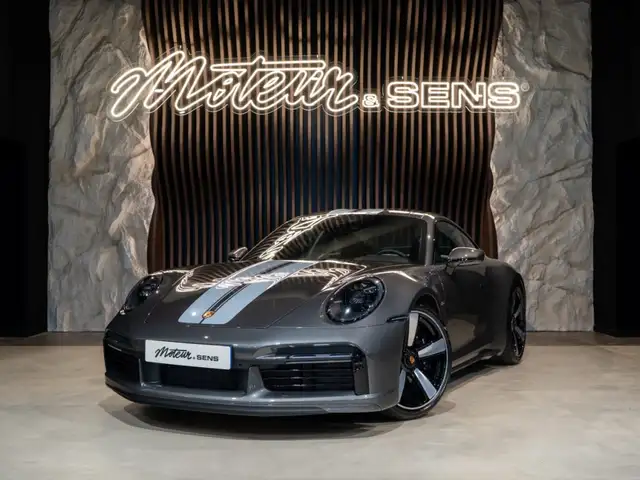 Porsche 992