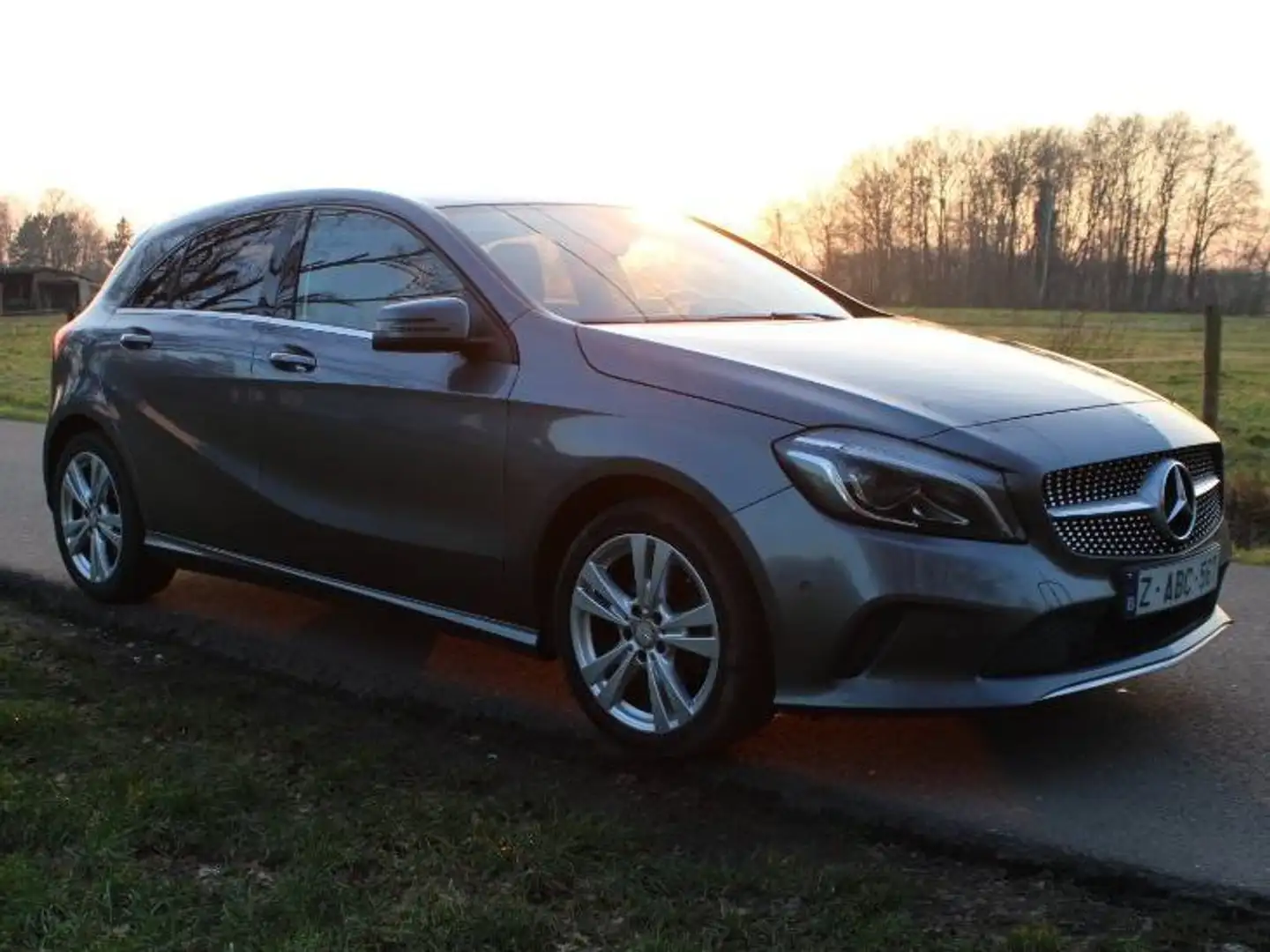 Mercedes-Benz A 180 A+180+Urban Argent - 2