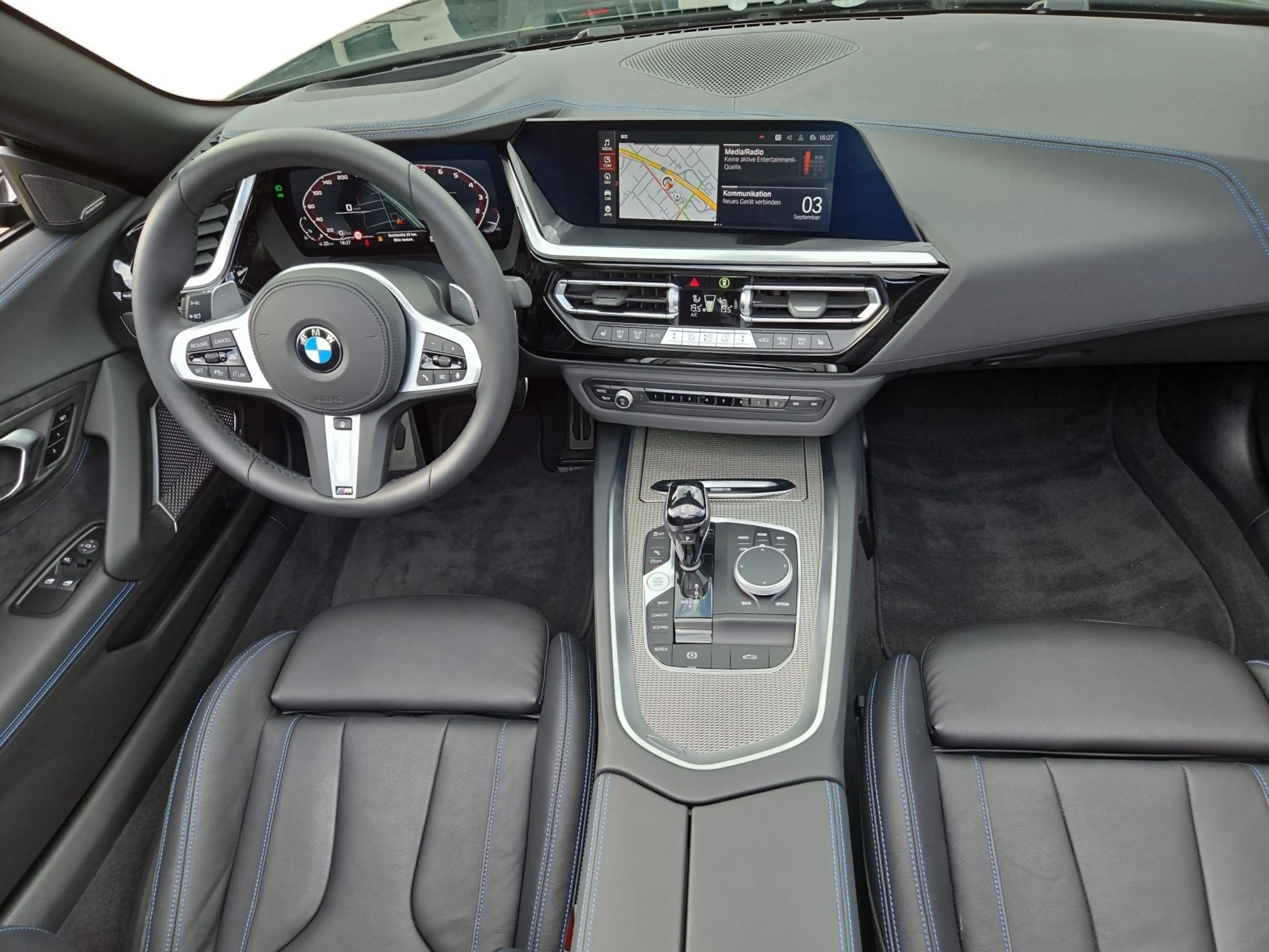 BMW Z4 M40i — photo 11