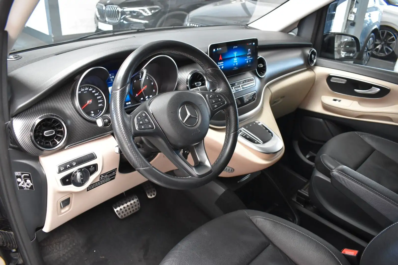 Mercedes-Benz V 300 d 4MATIC LANG AMG LINE*MARCO POLO*KÜCHE* Negro - 2