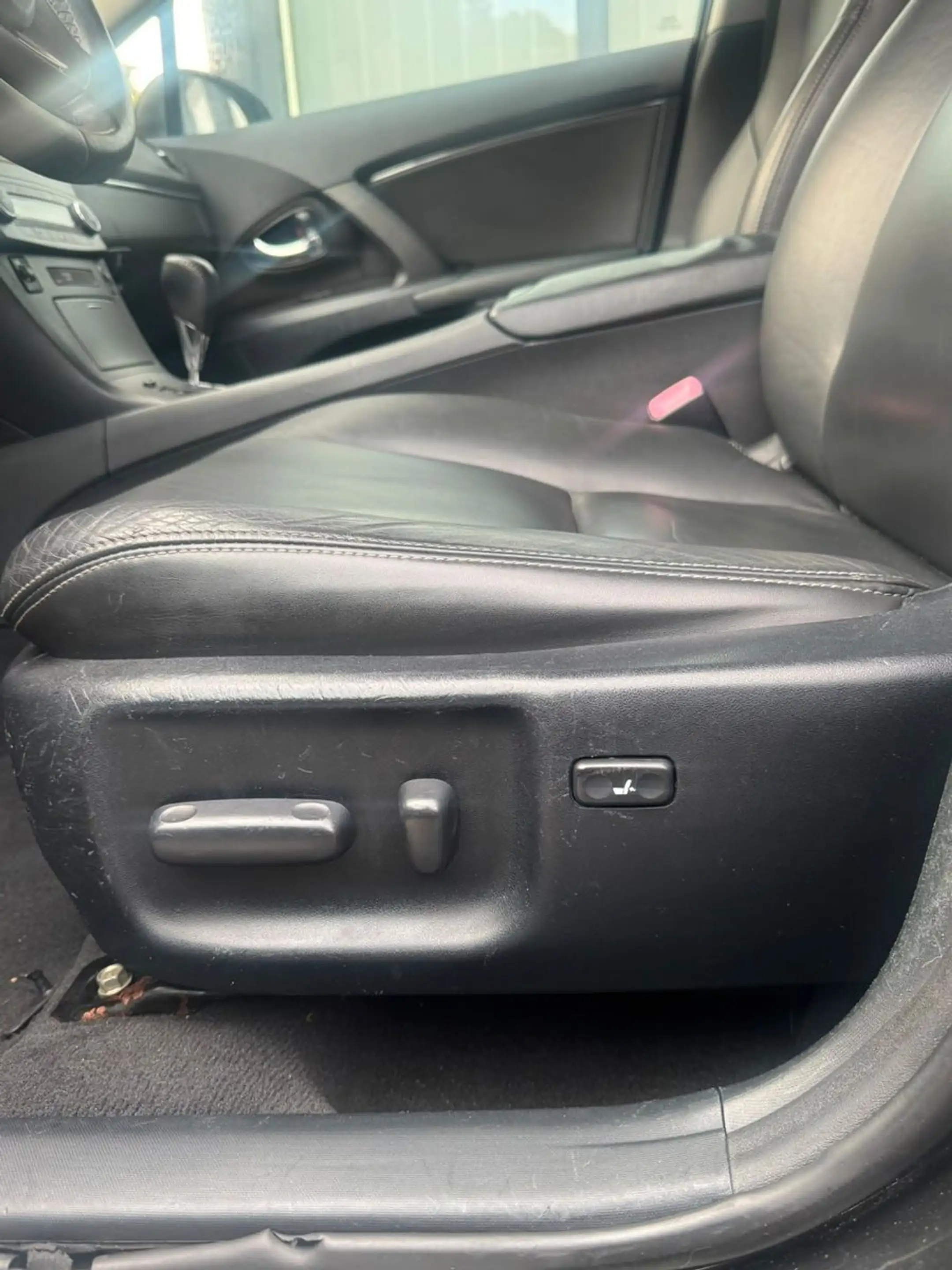Toyota Avensis Kombi TEC-Edition — photo 12