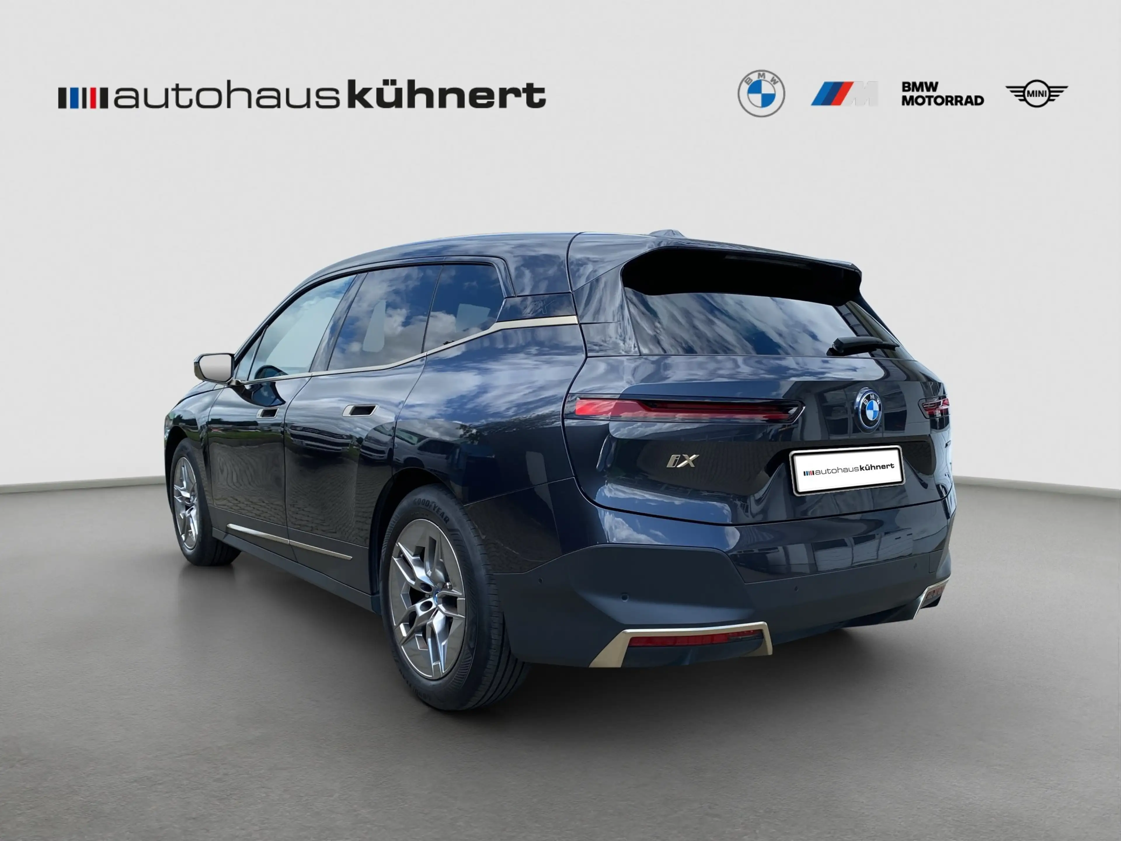 BMW iX xDrive40 LED ACC SpurAss StHzg 360° H&K Navi — photo 5