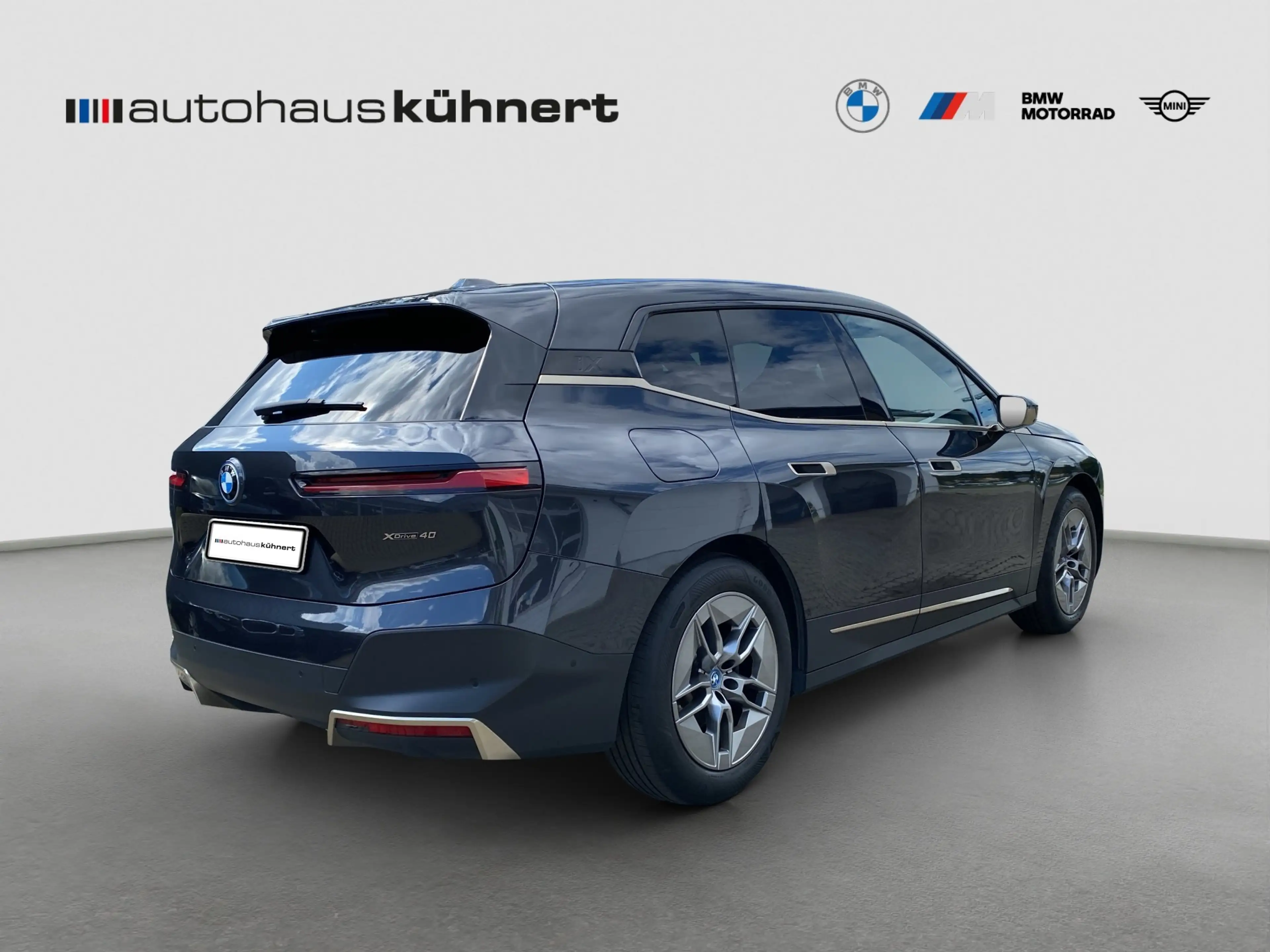 BMW iX xDrive40 LED ACC SpurAss StHzg 360° H&K Navi — photo 7