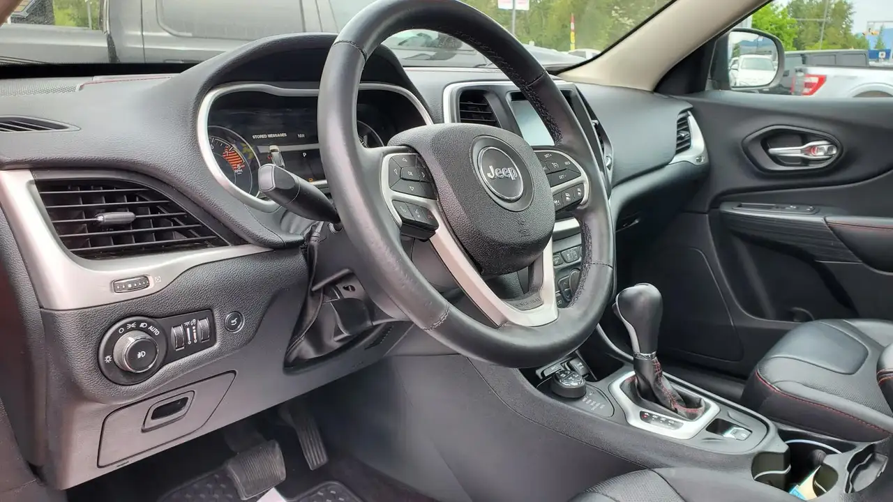 Jeep Cherokee снимка Jeep Cherokee