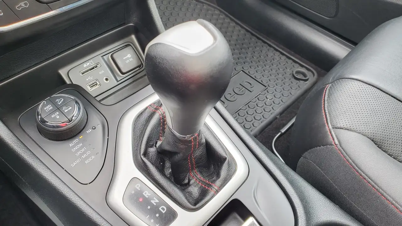 Jeep Cherokee снимка Jeep Cherokee